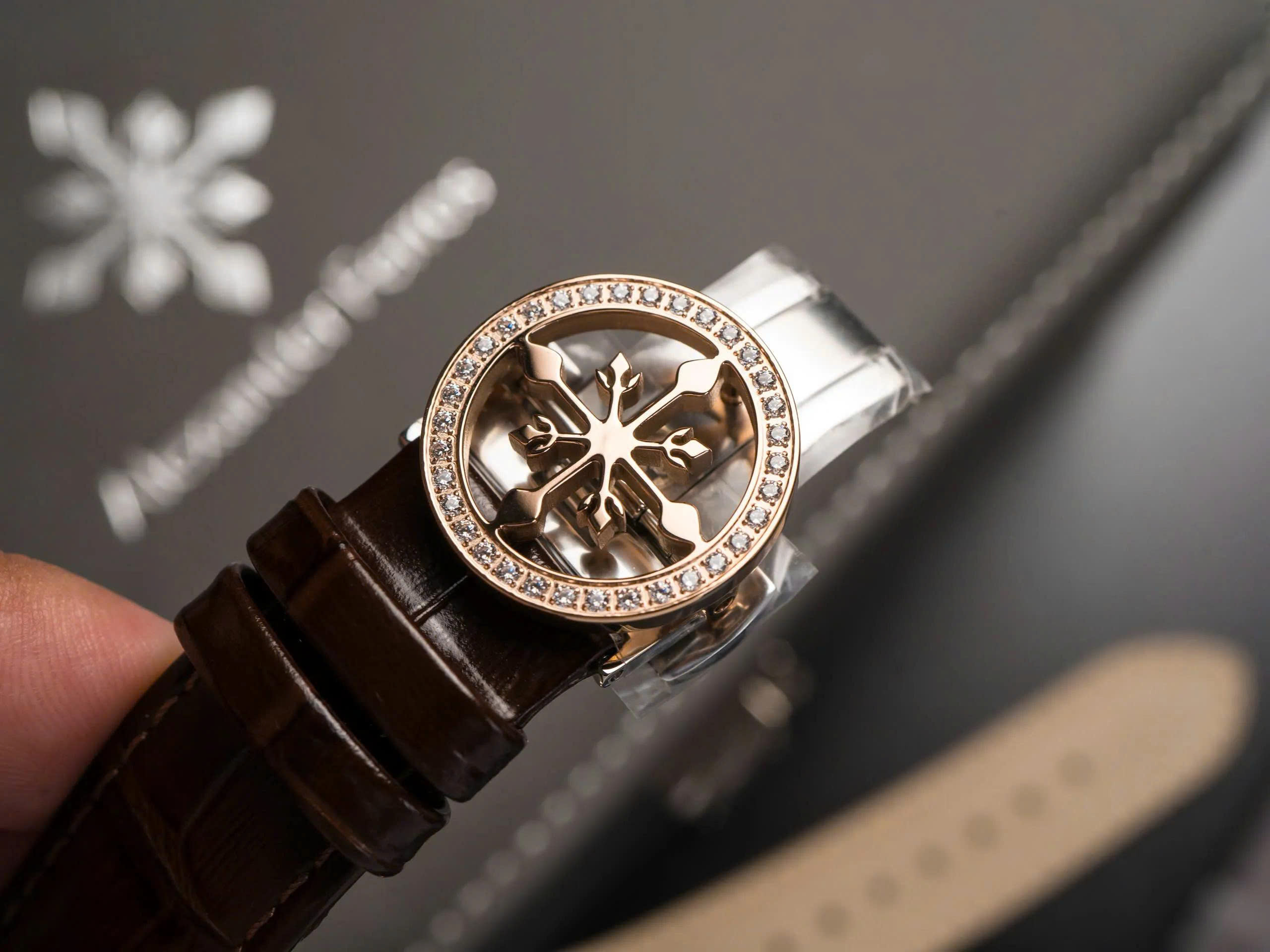 Đồng Hồ Alexander Ferros 9081R-01