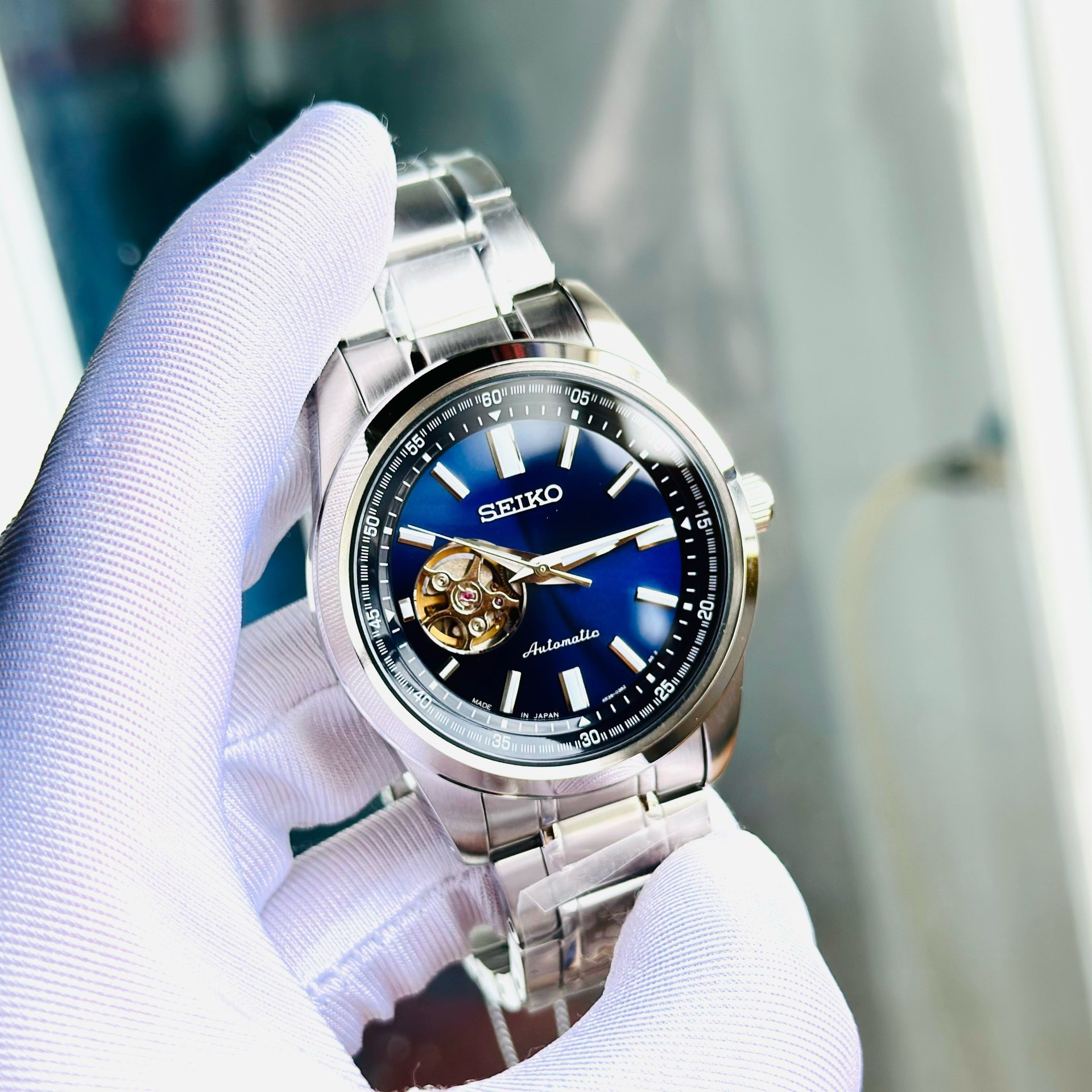 SEIKO OPEN HEART SCVE051