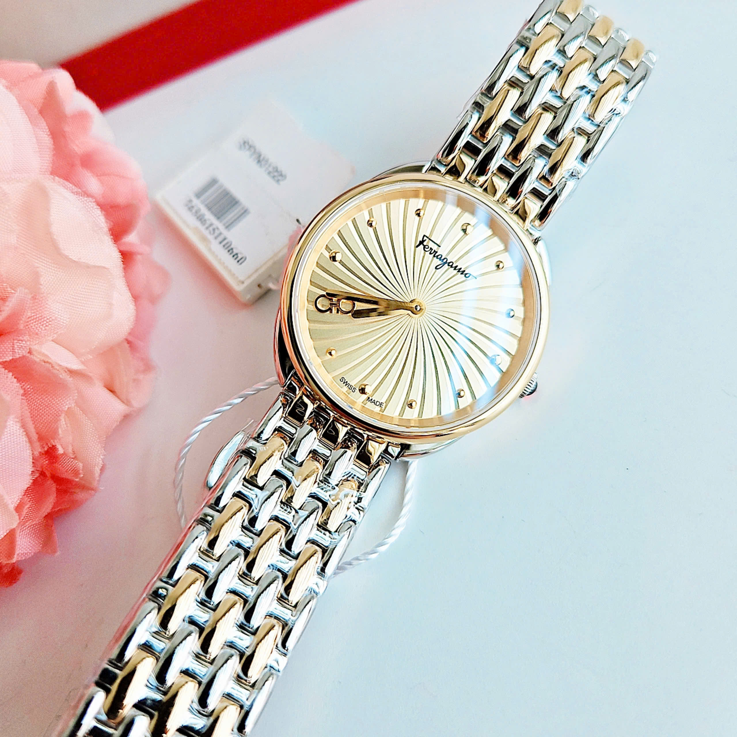 SALVATORE FERRAGAMO CUIR BRACELET QUARTZ SFYN00920