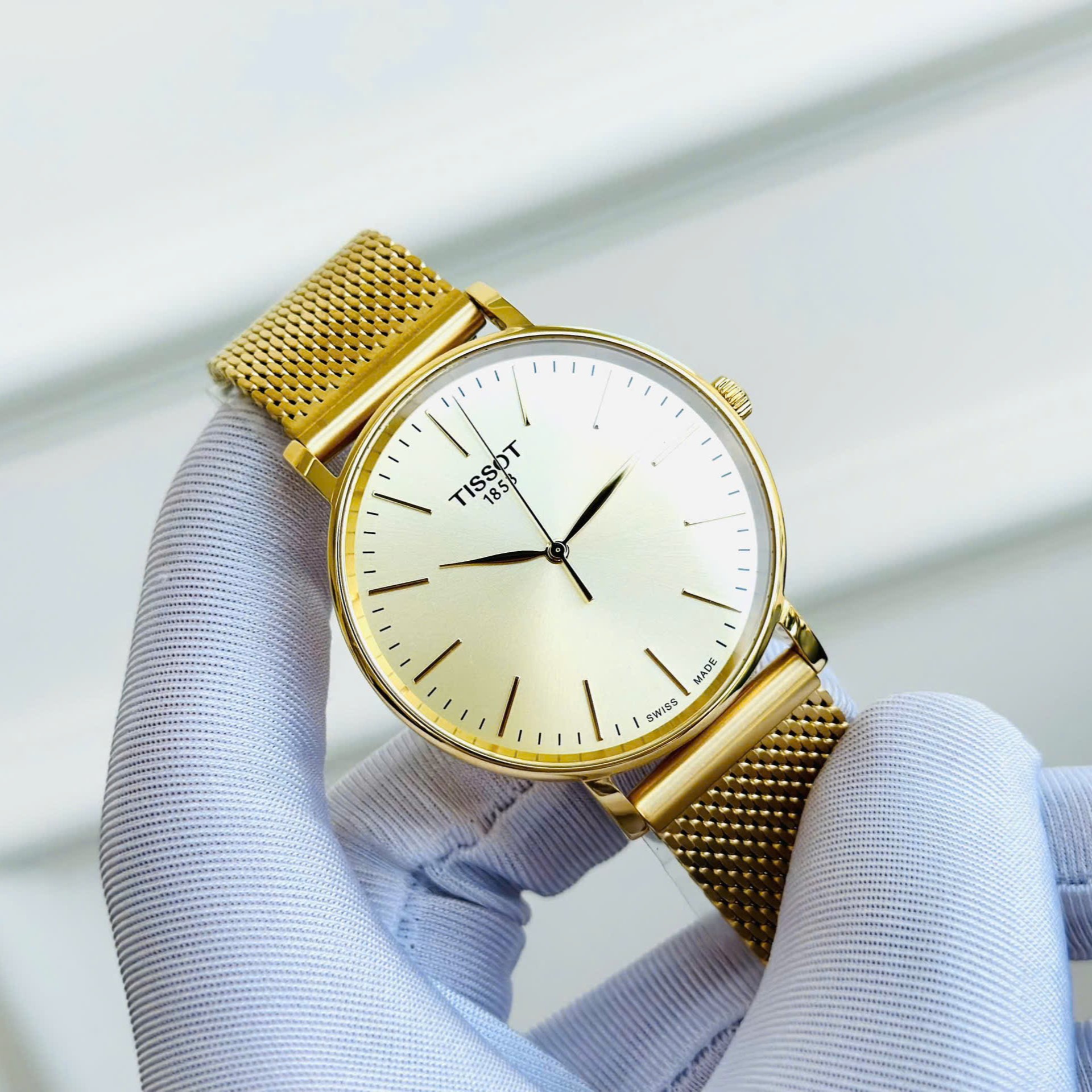 TISSOT EVERYTIME GENT T143.410.33.021.00