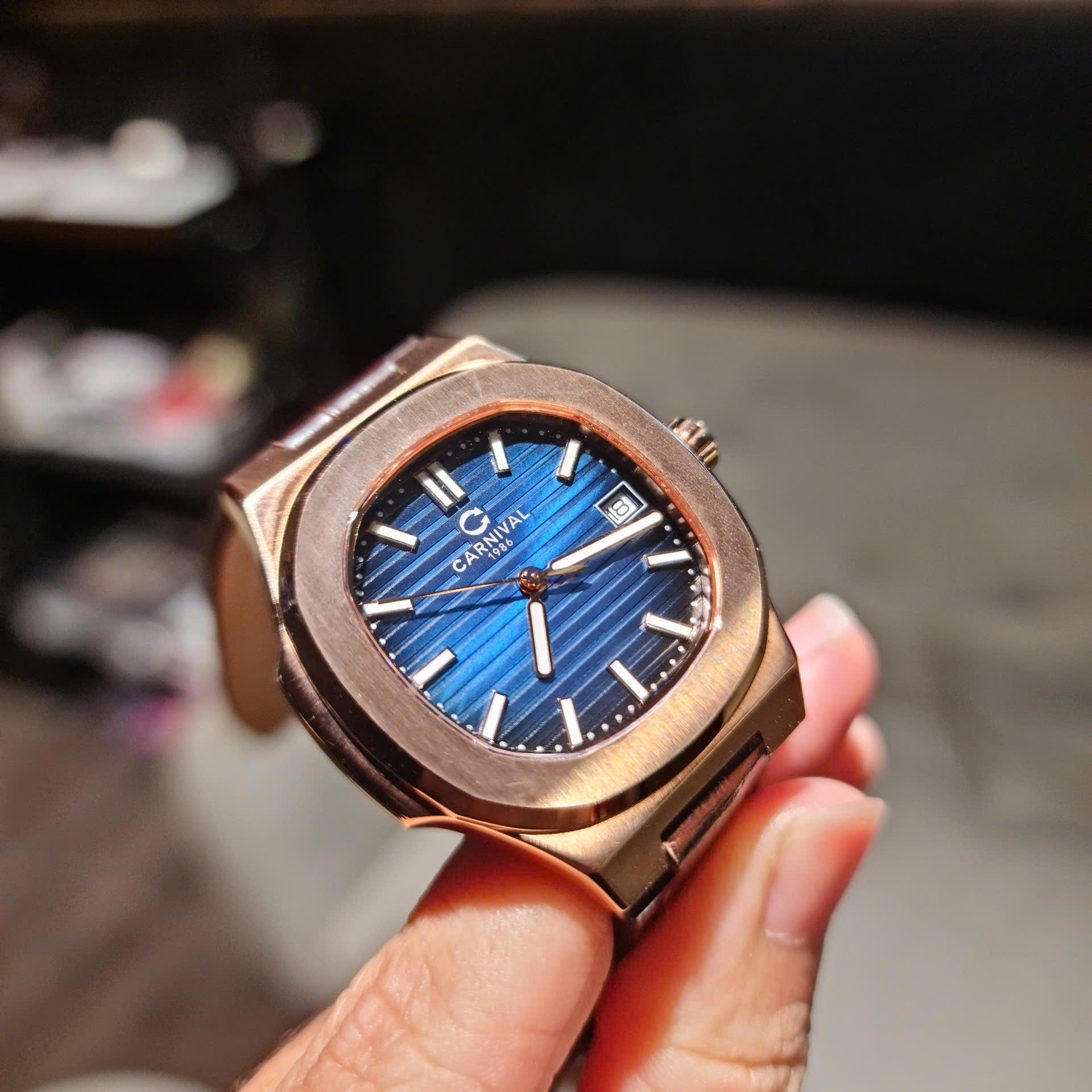 CARNIVAL QUARTZ 8161L-VH-DD-X