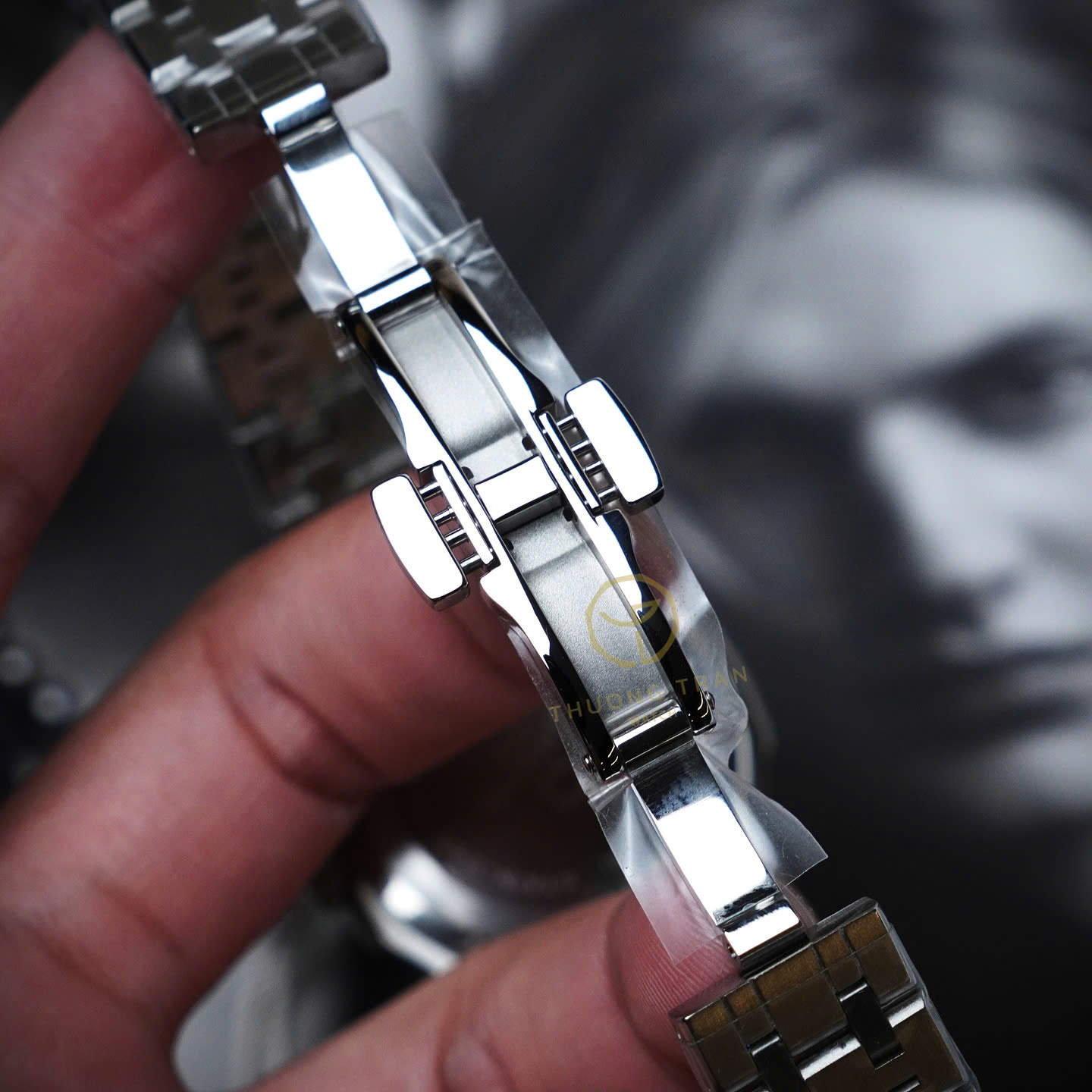 ĐỒNG HỒ NỮ CARNIVAL QUARTZ XÀ CỪ 8160L-VT-MOP