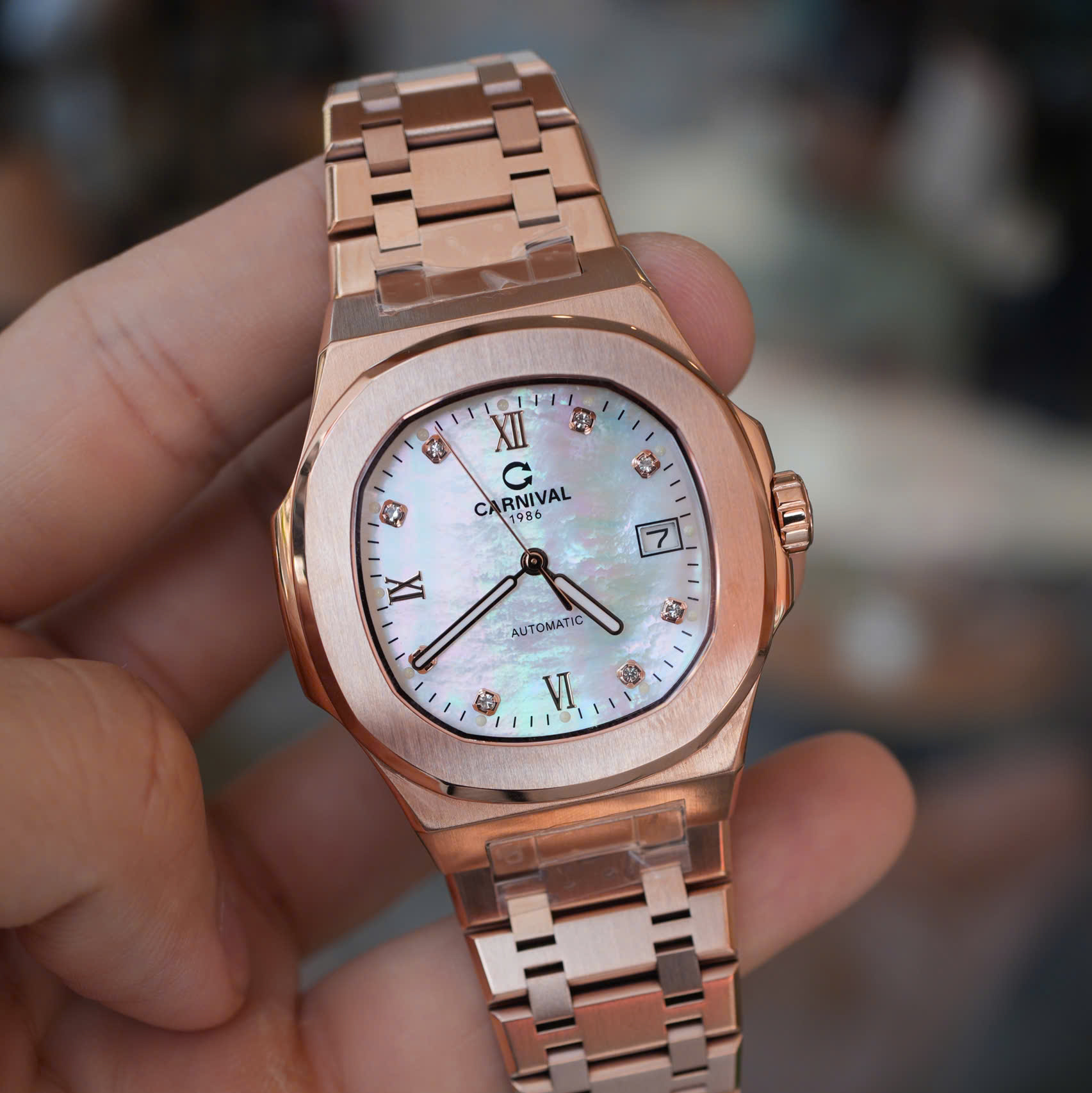 ĐỒNG HỒ NAM XÀ CỪ CARNIVAL AUTOMAITC 8160G-VH-MOP (XÀ CỪ TRẮNG)