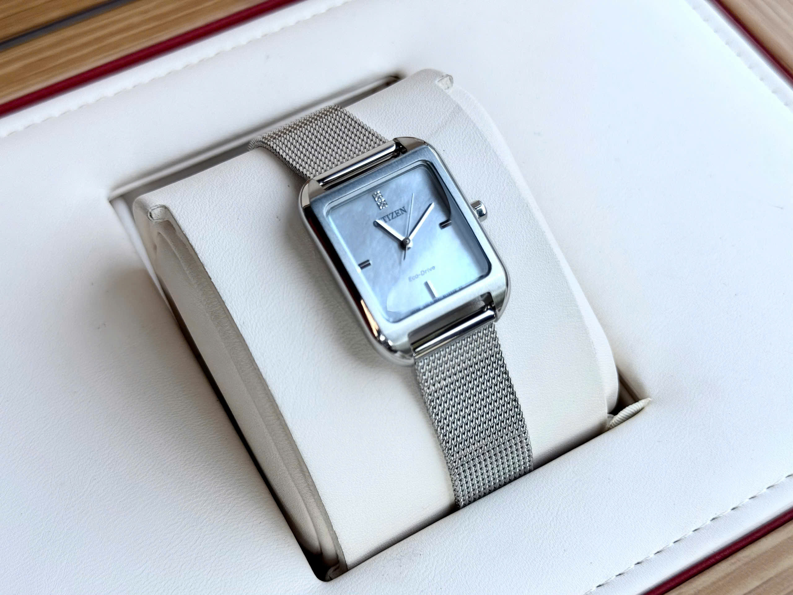 ĐỒNG HỒ NỮ XÀ CỪ CITIZEN QUARTZ EM0491-81D