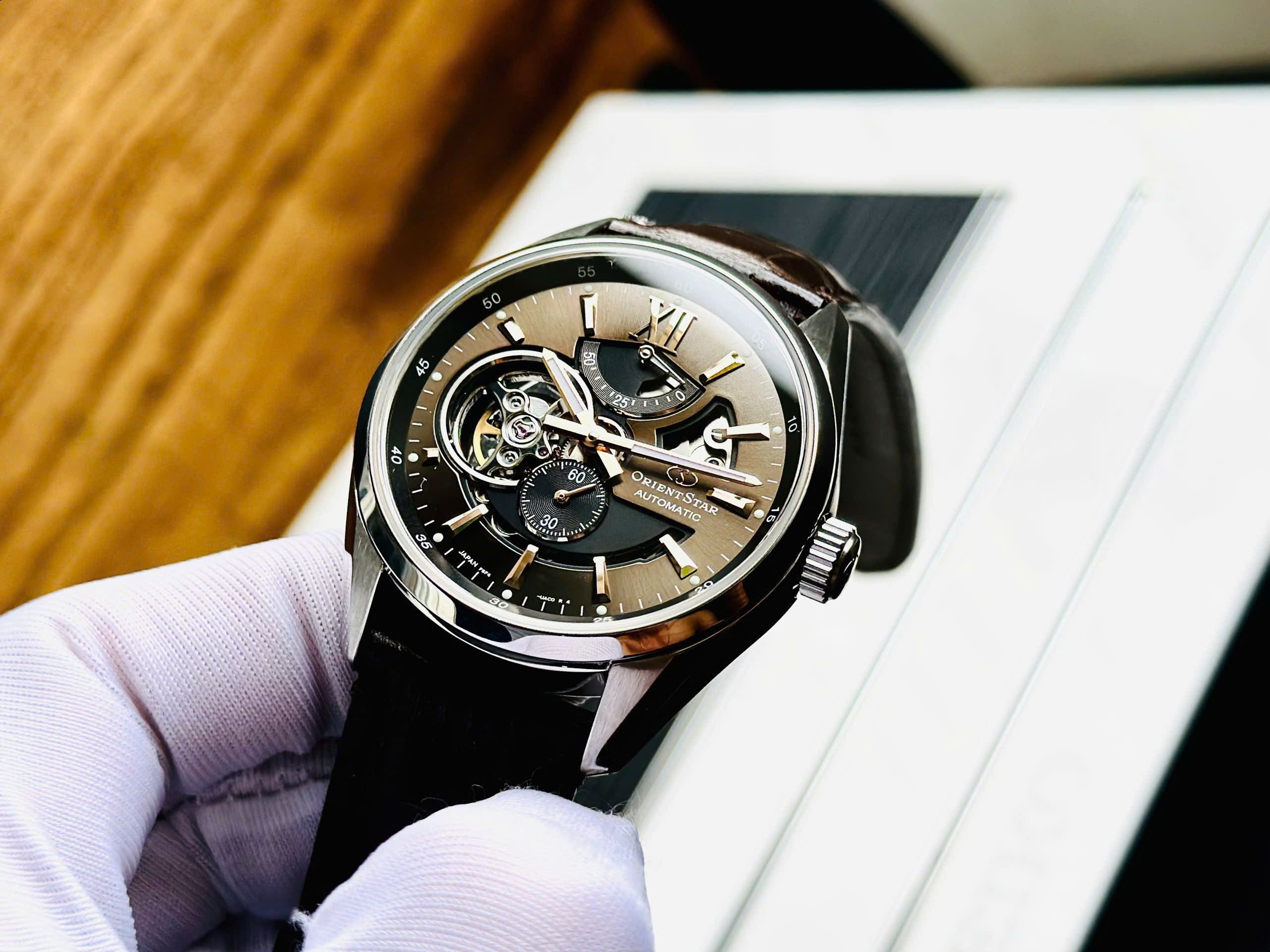 ĐỒNG HỒ NAM ORIENT STAR SEMI SKELETON JOKER AUTOMATIC RE-AV0006Y00B