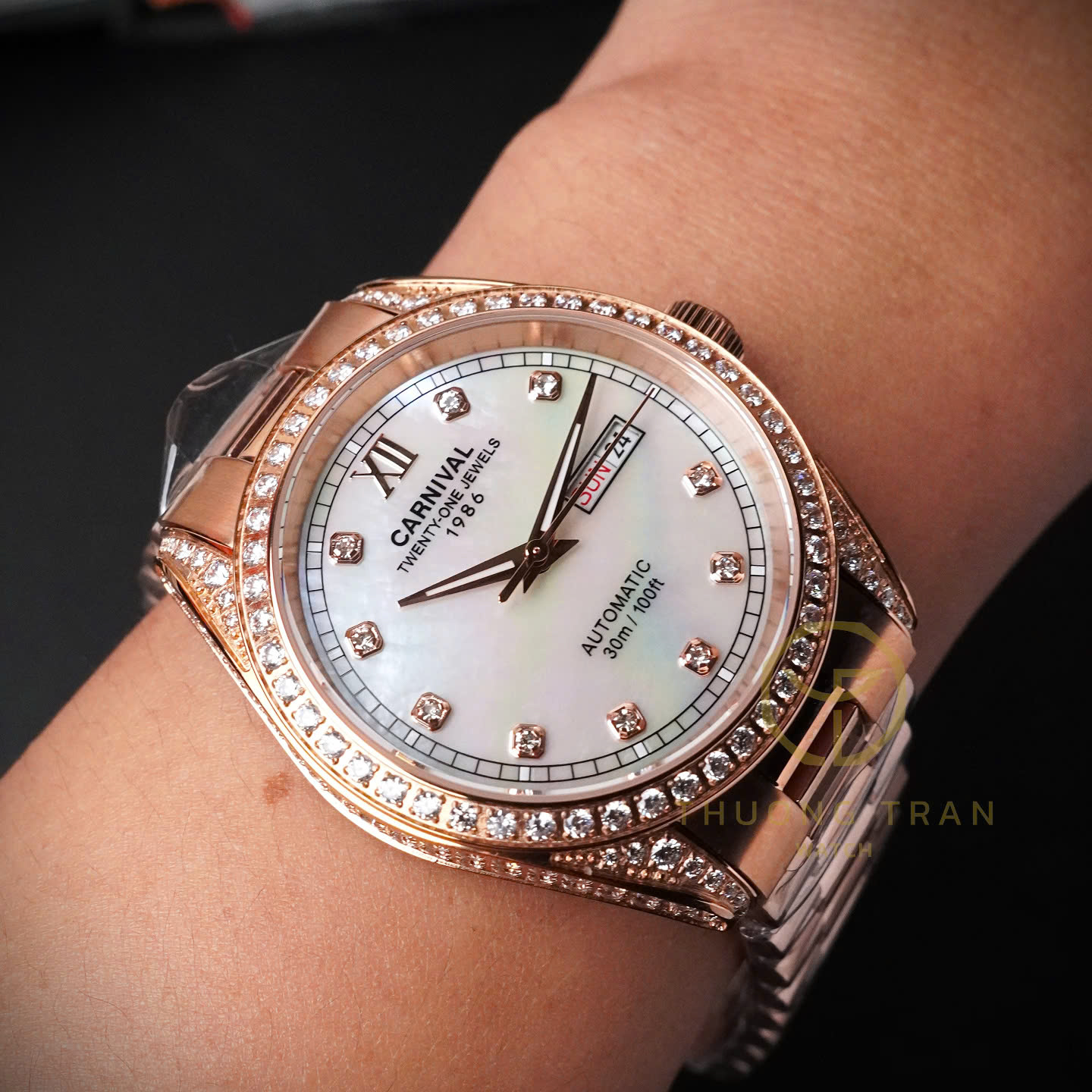 ĐỒNG HỒ NAM XÀ CỪ CARNIVAL AUTOMAITC 8907G-VH-MOP (XÀ CỪ TRẮNG)
