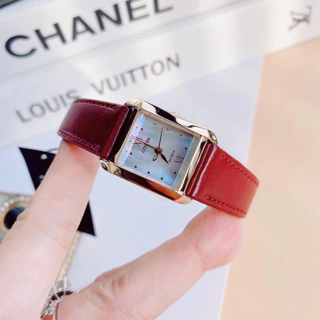 ĐỒNG HỒ NỮ CITIZEN ECO DRIVE  EW5593-05D