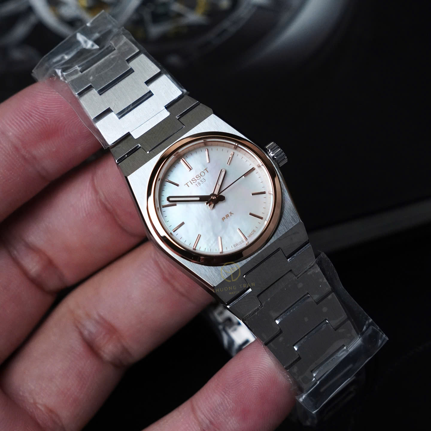 ĐỒNG HỒ NỮ TISSOT PRX QUARTZ MOP 25MM T137.010.21.111.00