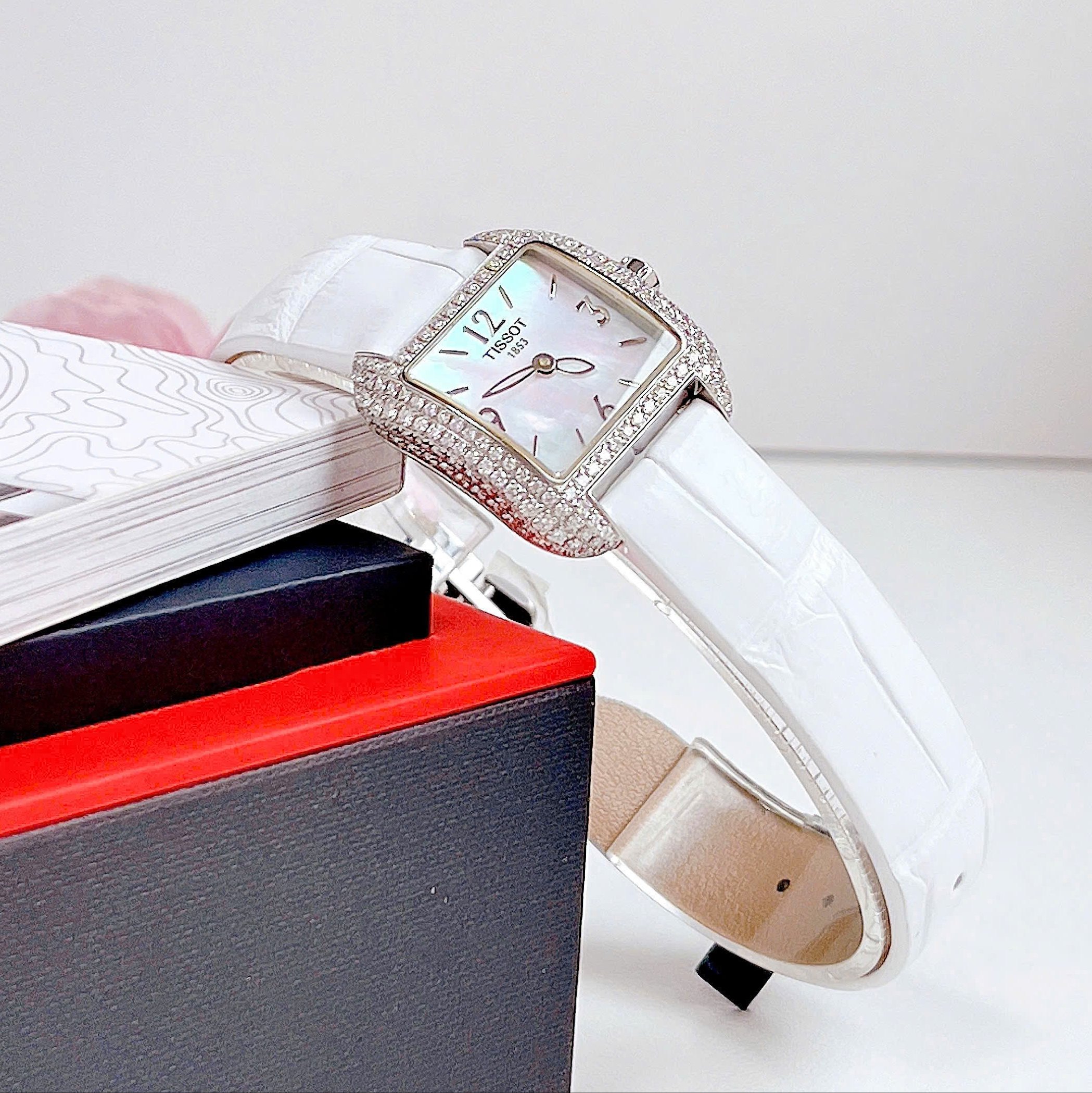 ĐỒNG HỒ NỮ TISSOT T-WAVE DIAMOND WHITE MOTHER OF PEARL T02.1.475.82