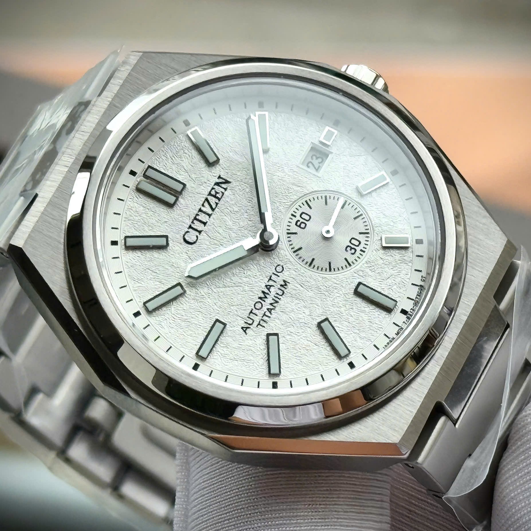 ĐỒNG HỒ NAM CITIZEN AUTOMATIC ZENSHIN SUPER TITANIUM WHITE DIAL  NJ0180-80A