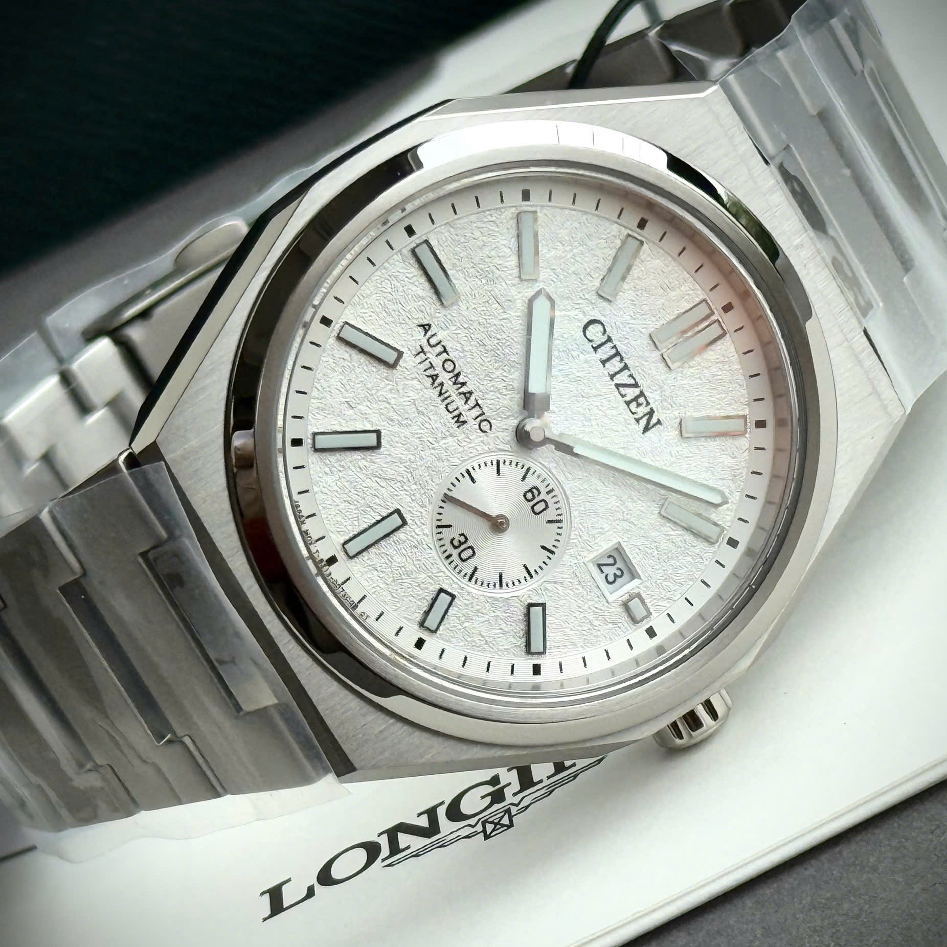 ĐỒNG HỒ NAM CITIZEN AUTOMATIC ZENSHIN SUPER TITANIUM WHITE DIAL  NJ0180-80A