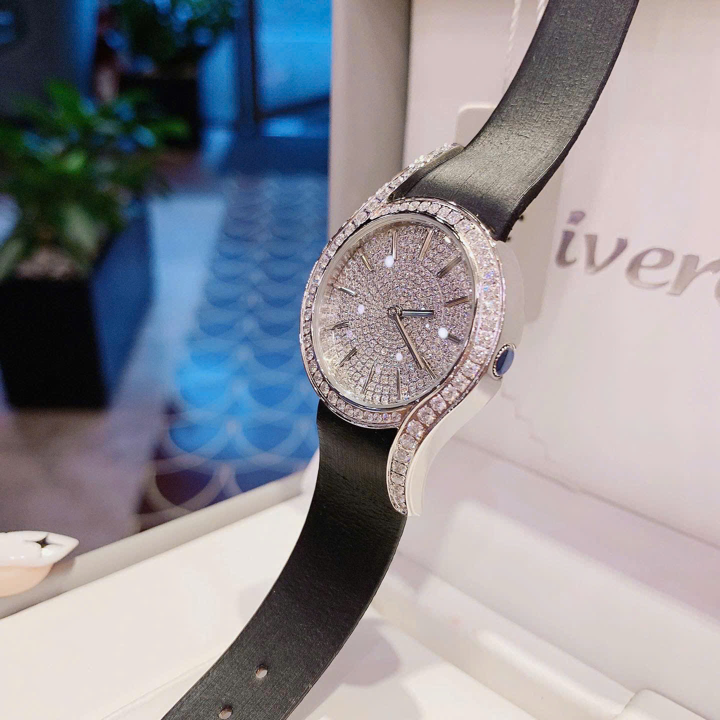 ĐỒNG HỒ NỮ RIVERO QUARTZ KIM CƯƠNG R9008