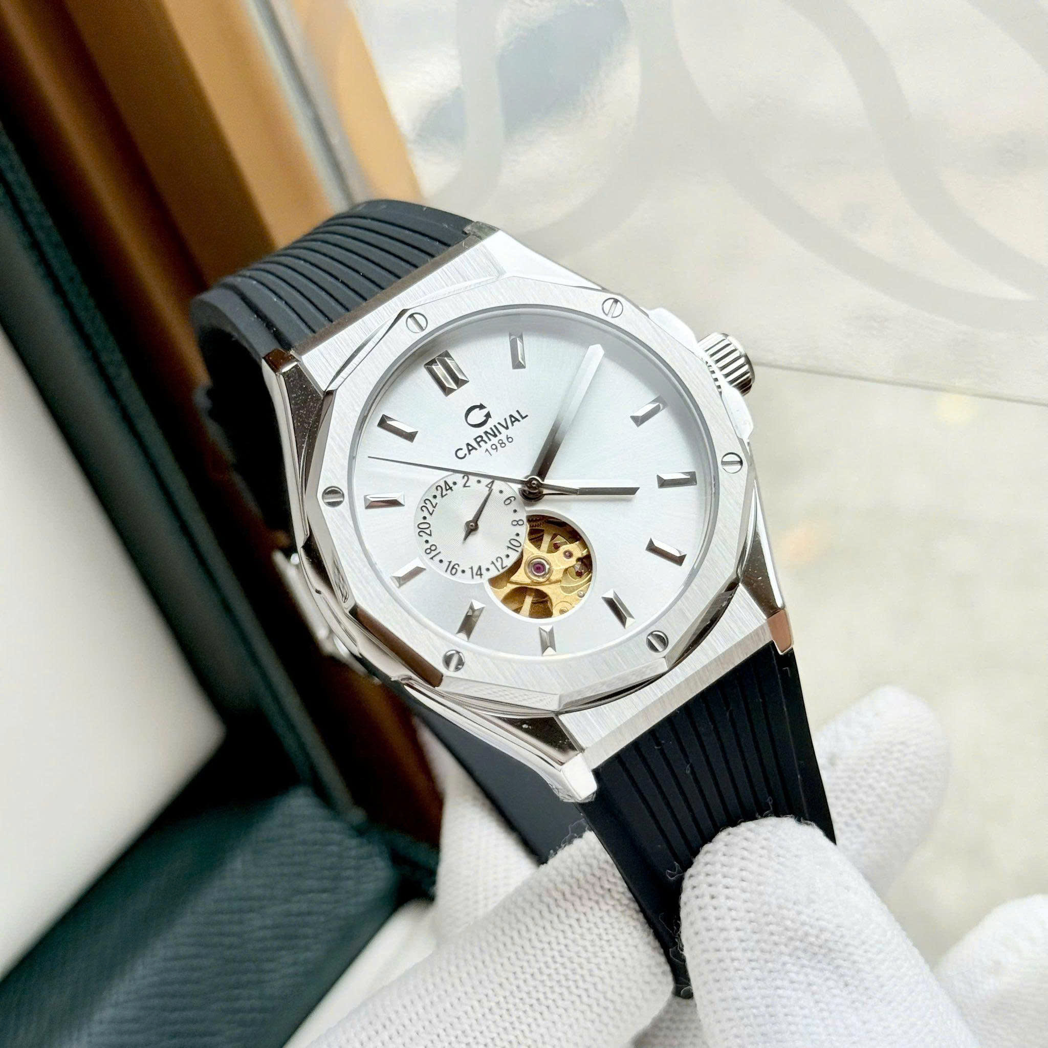 ĐỒNG HỒ NAM CARNIVAL AUTOMATIC 8189G-VT-DCS-T