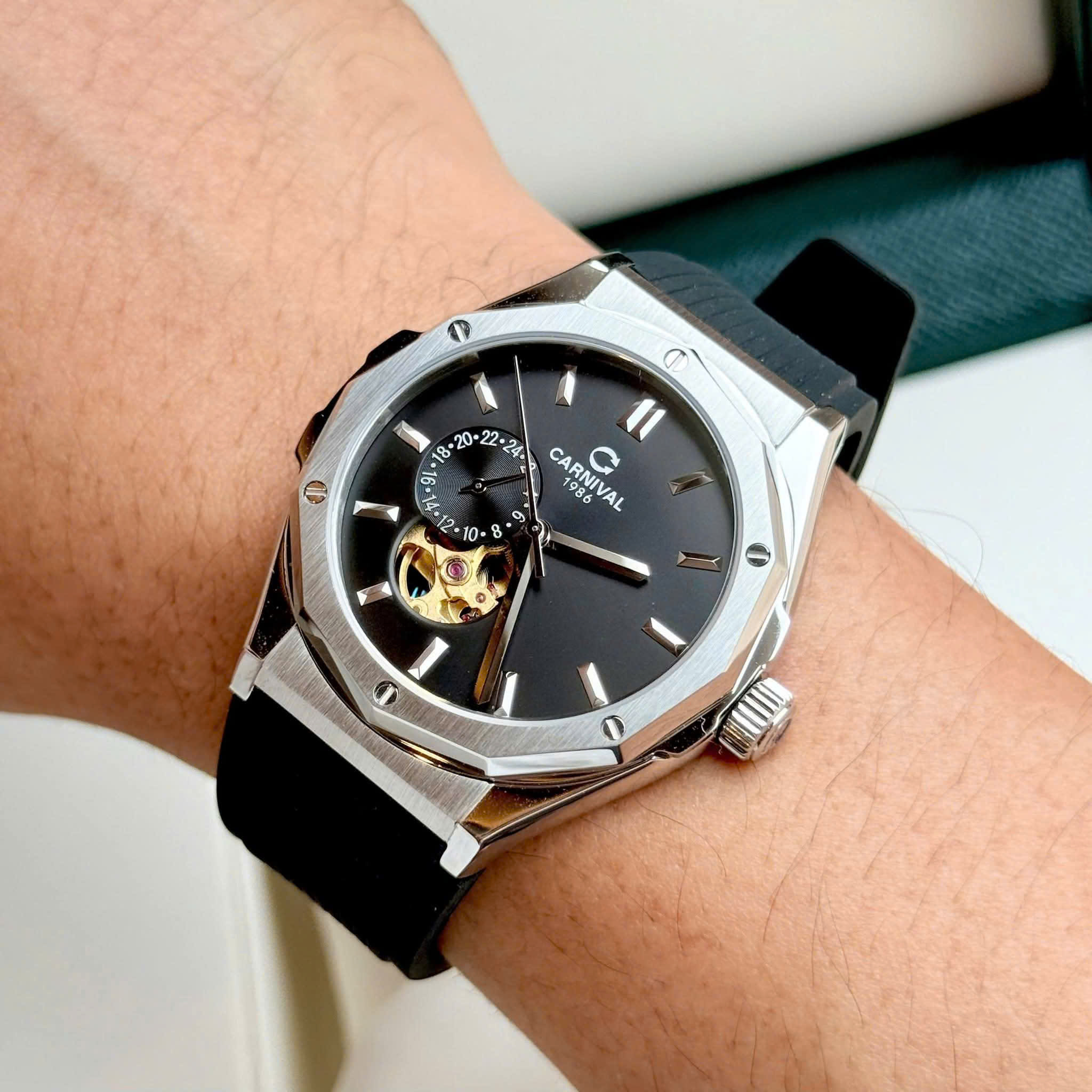 ĐỒNG HỒ NAM CARNIVAL AUTOMATIC 8189G-VT-DCS-D