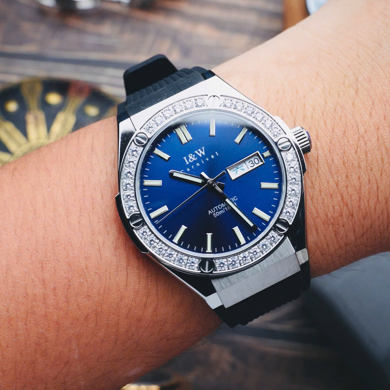 I&W CARNIVAL IW55851G1