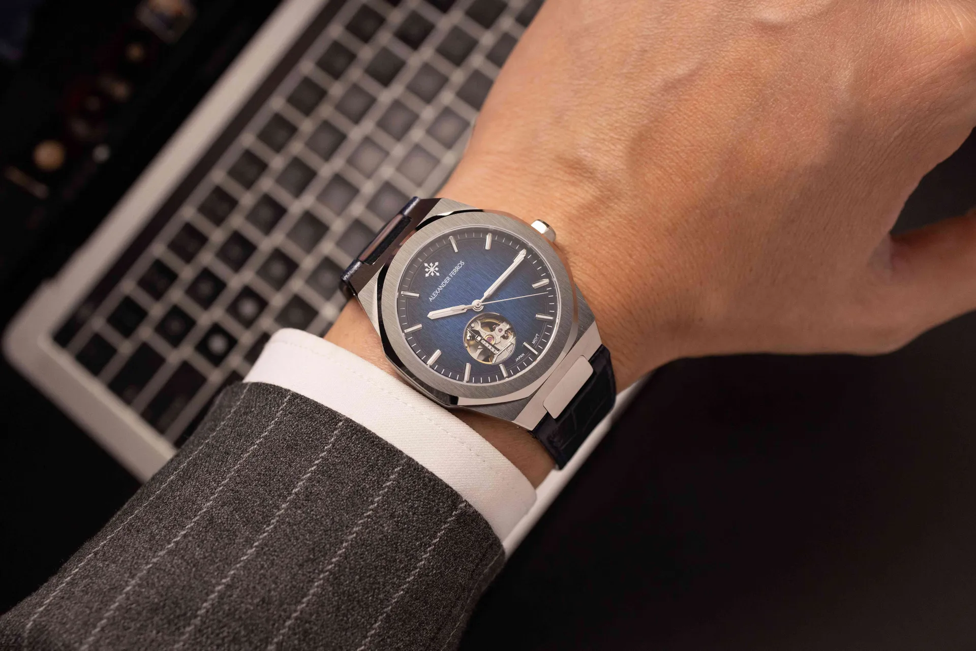 Đồng Hồ Alexander Ferros 9292S-05