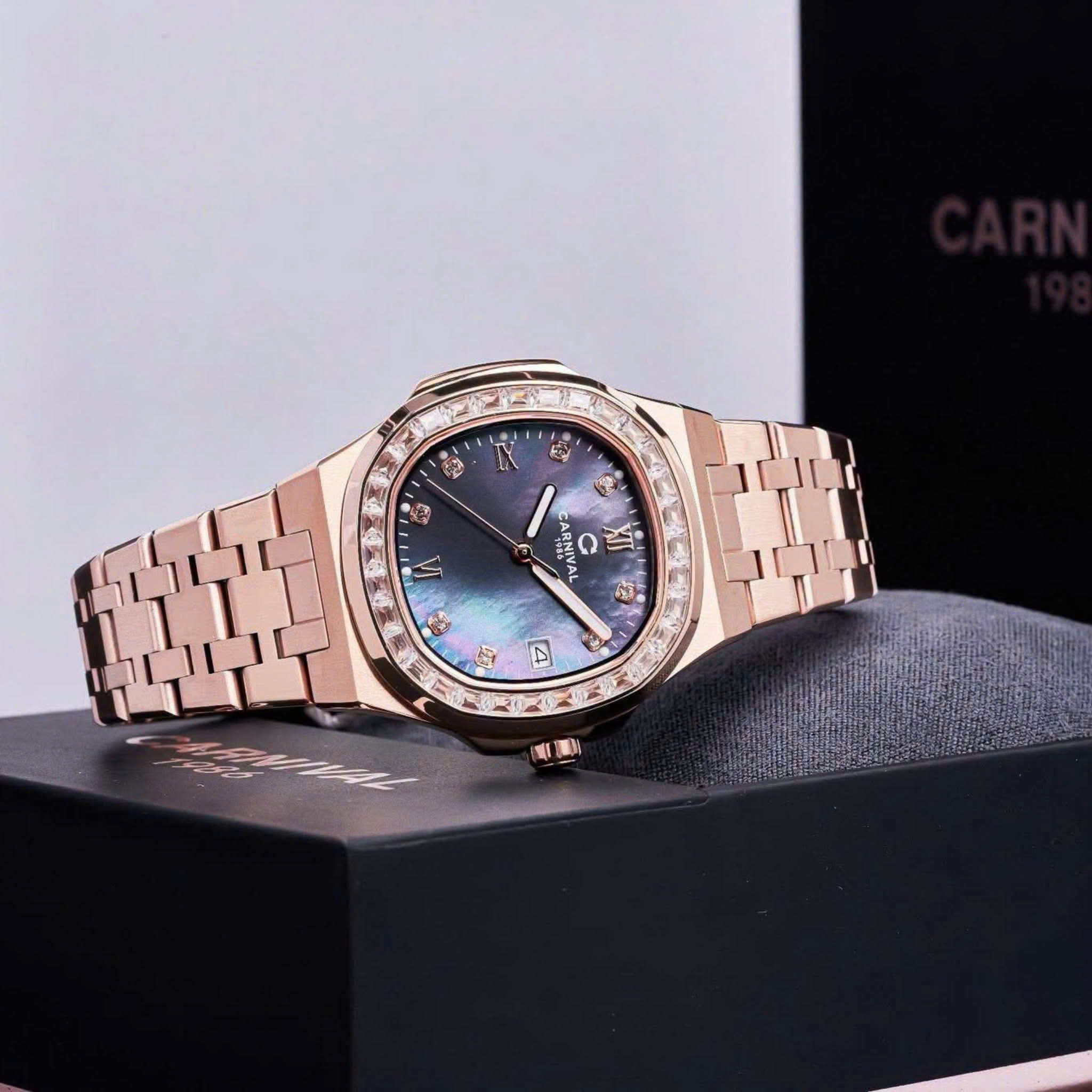 ĐỒNG HỒ NỮ CARNIVAL QUARTZ XÀ CỪ ĐEN 8160L2-VH-DK