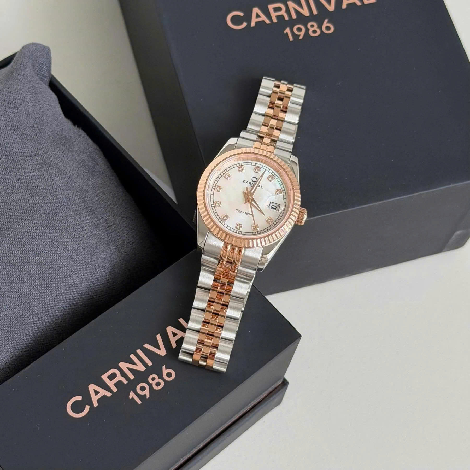 ĐỒNG HỒ NỮ CARNIVAL QUARTZ XÀ CỪ TRẮNG 8131L-CH-TK
