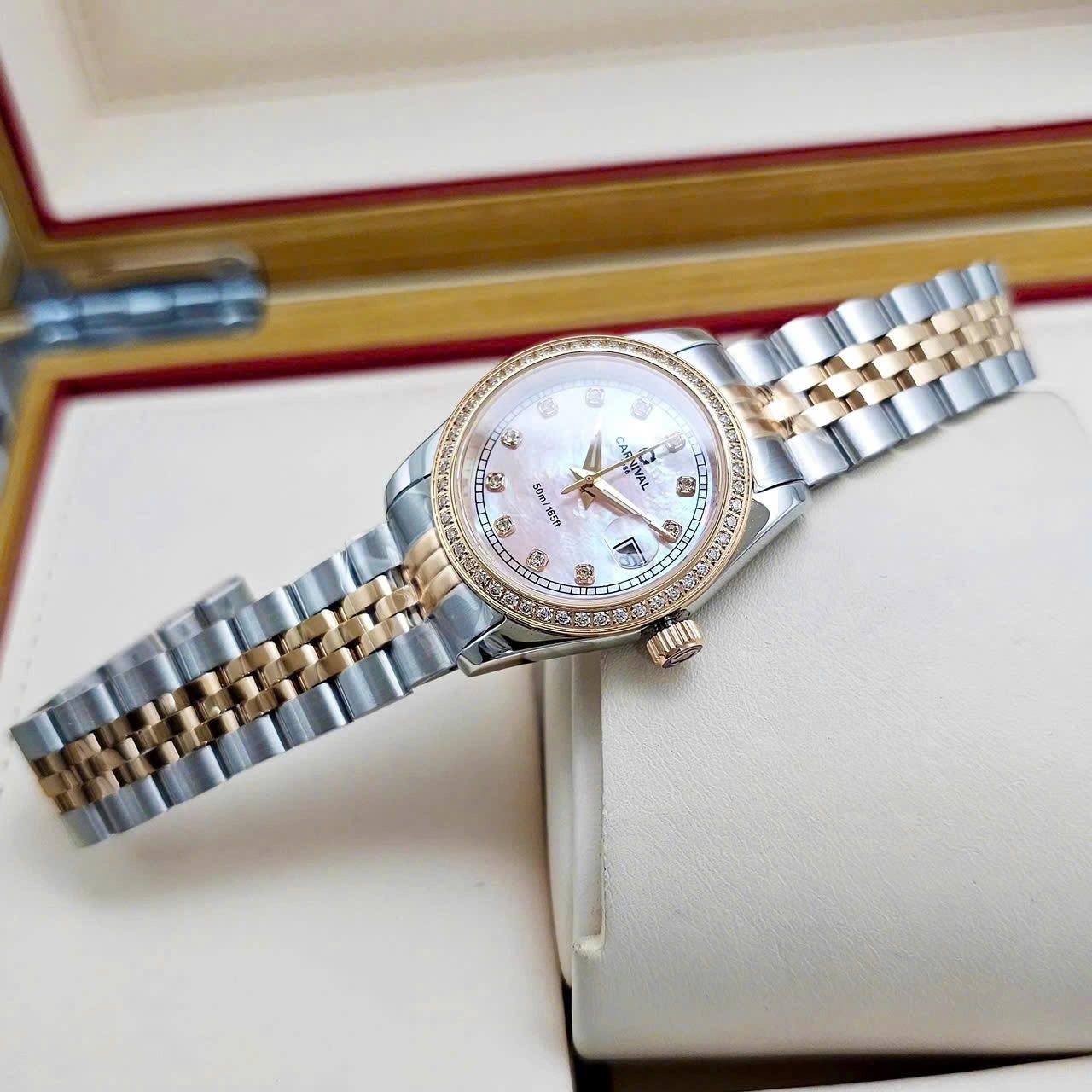 ĐỒNG HỒ NỮ CARNIVAL QUARTZ XÀ CỪ HỒNG 8131L2-CH-HK