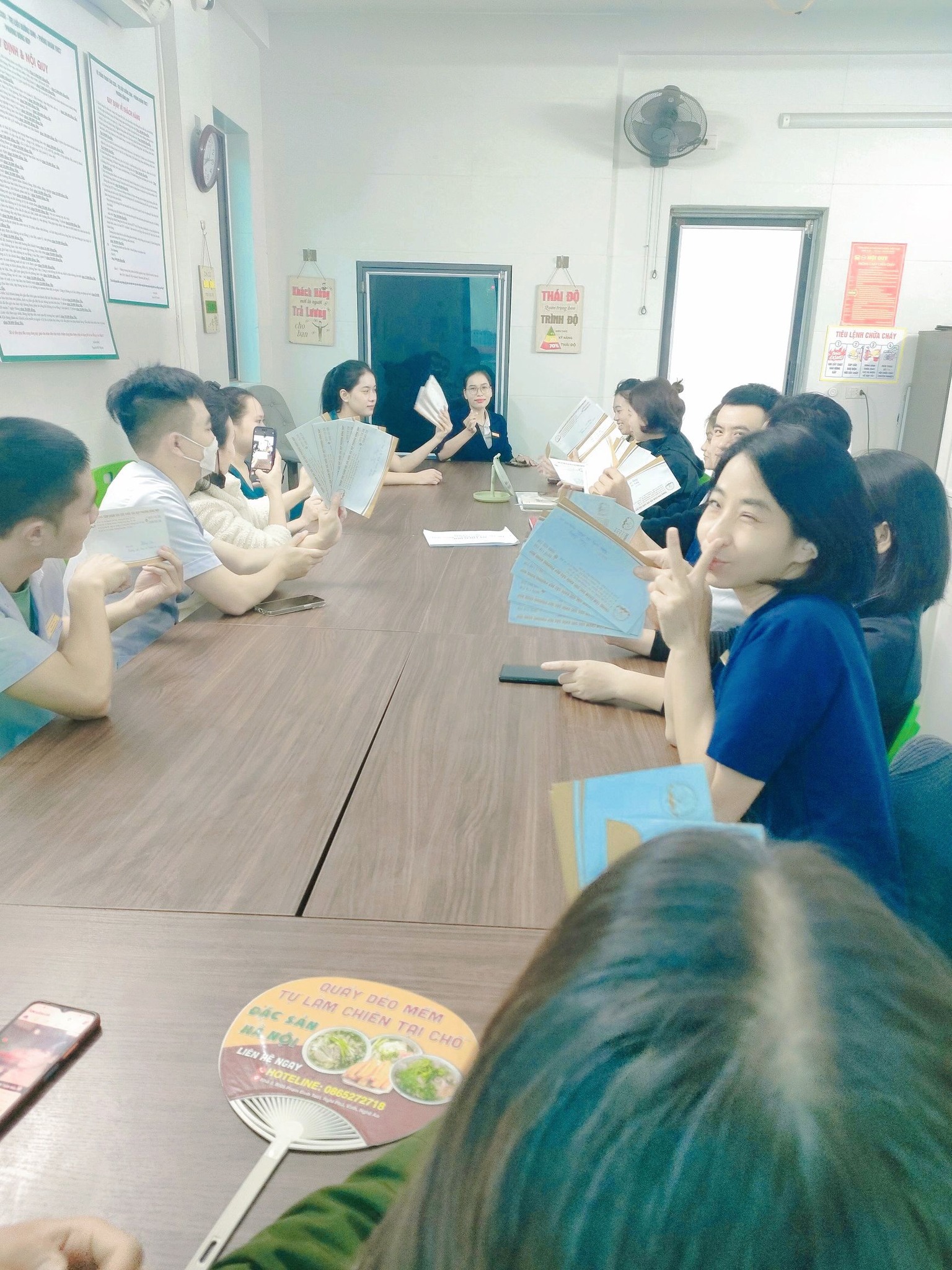 VÌ CÁC BẠN XỨNG ĐÁNG