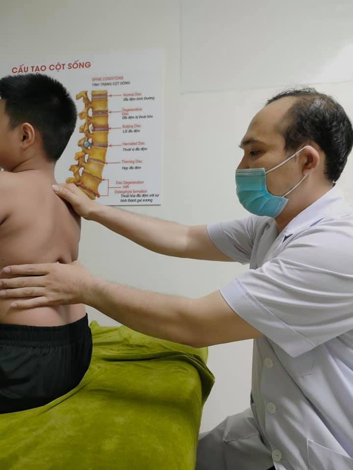 CONG VẸO CỘT SỐNG HỌC ĐƯỜNG – TÌNH TRẠNG ĐÁNG BÁO ĐỘNG HIỆN NAY.