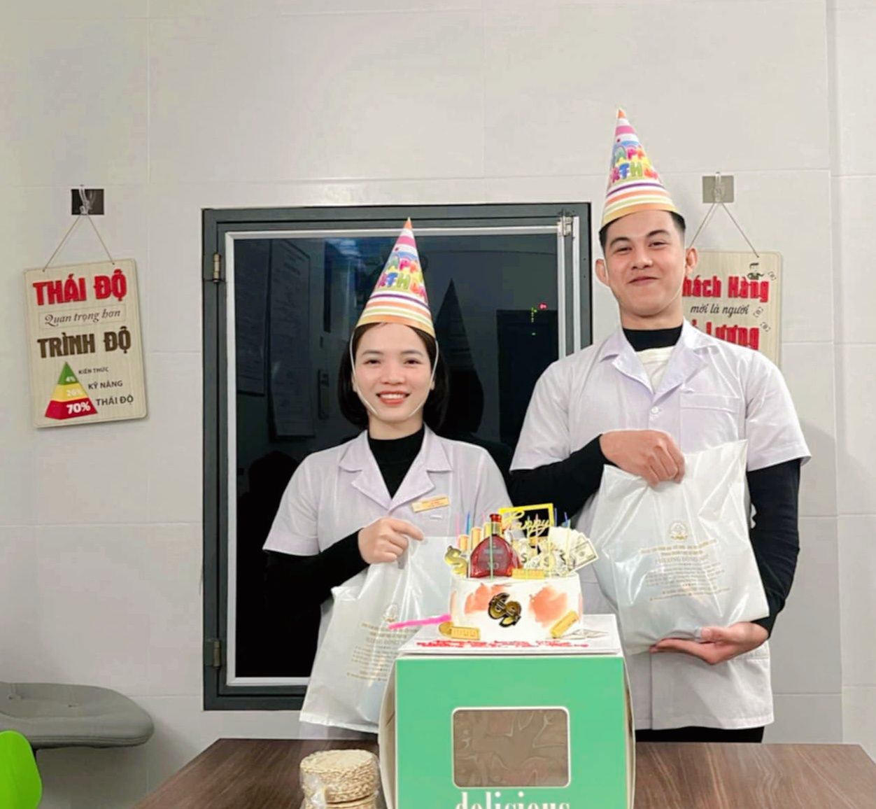 CHÚC MỪNG SINH NHẬT NHỮNG CHÀNG TRAI , CÔ GÁI THÁNG 2 CỦA PHƯƠNG ĐÔNG NDP BƯỚC SANG TUỔI MỚI THẬT RỰC RỠ VÀ THÀNH CÔNG