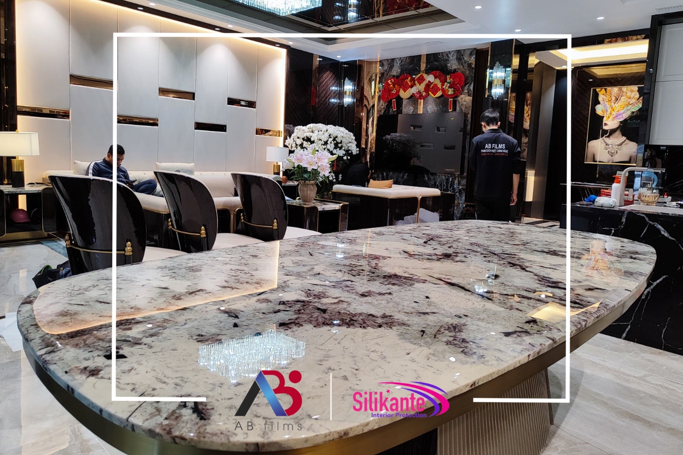 Nên chọn bàn ăn đá tự nhiên hay nhân tạo?