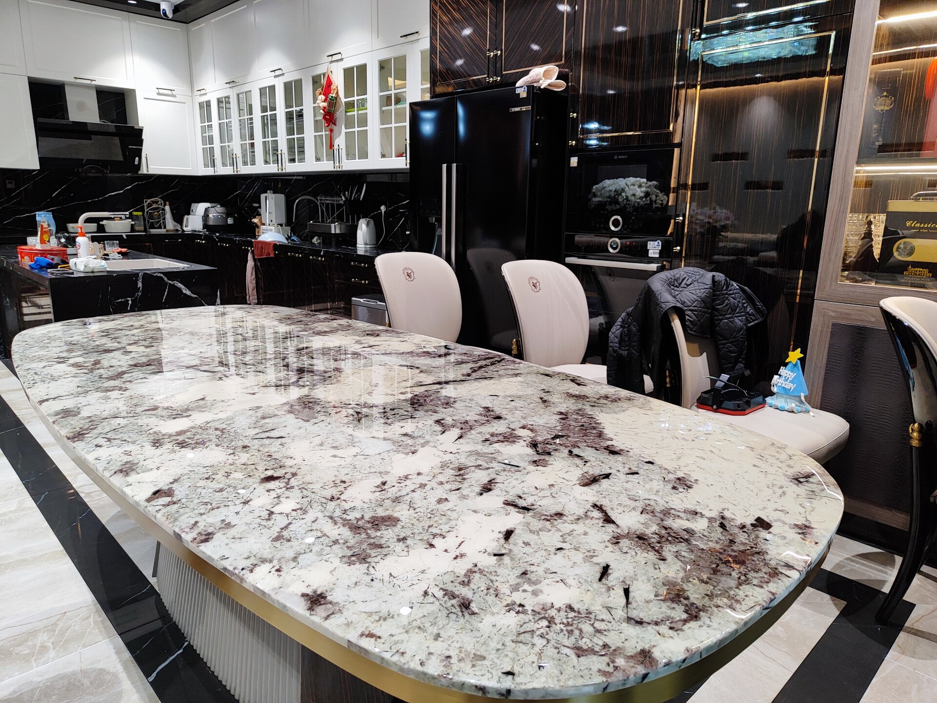 Những loại đá được sử dụng làm bàn ăn