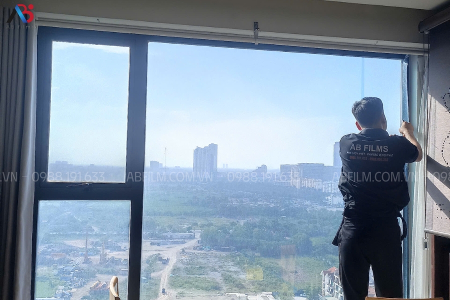 Có nên dán phim cách nhiệt cho cửa kính