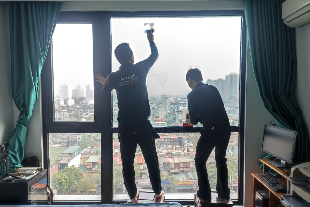 Thi Công Phim Cách Nhiệt Nhà Kính Tại Tòa Nhà ICC
