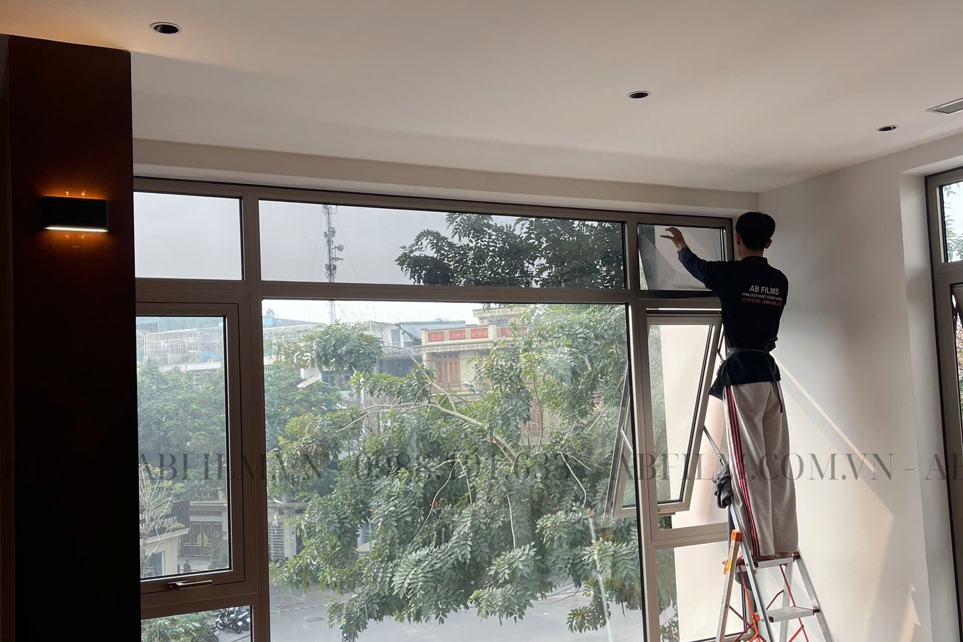 Hoàn thiện phim cách nhiệt nhà kính cho mái kính & cửa kính tại Văn Phú, Hà Đông