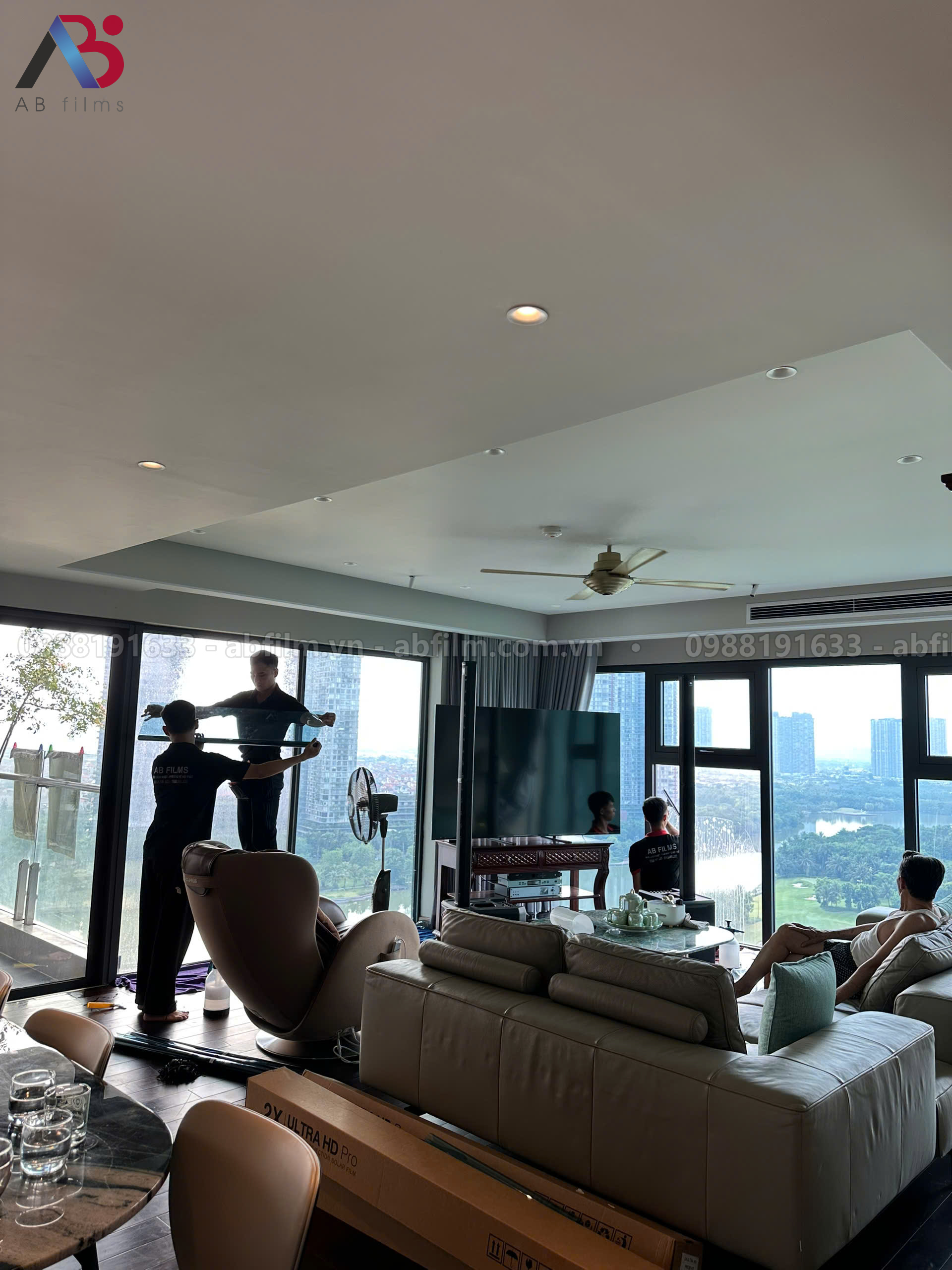 Thi công phim cách nhiệt cửa kính Sky 2 Ecopark Dán phim cách nhiệt cửa kính tại Sky 2 Ecopark