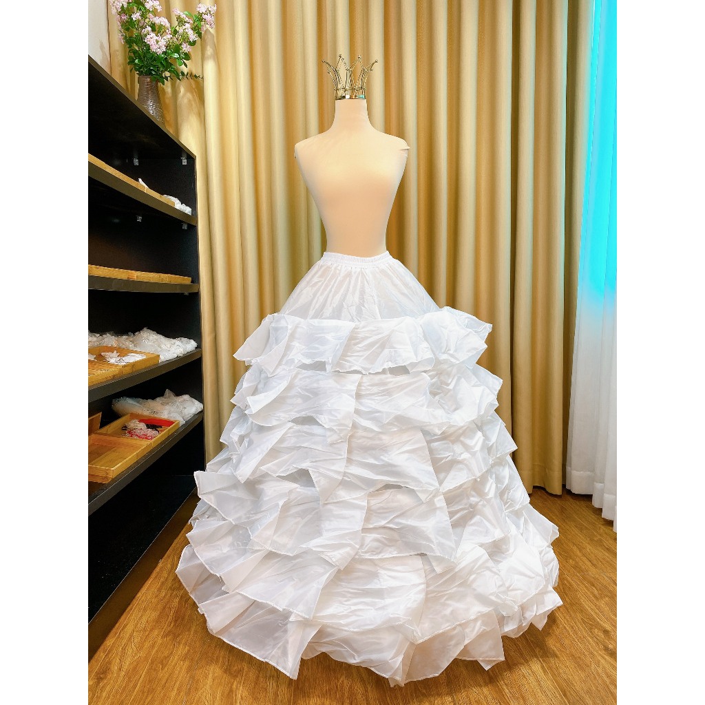 Các tùng váy cho cô dâu ngày cưới mẫu chụp ảnh