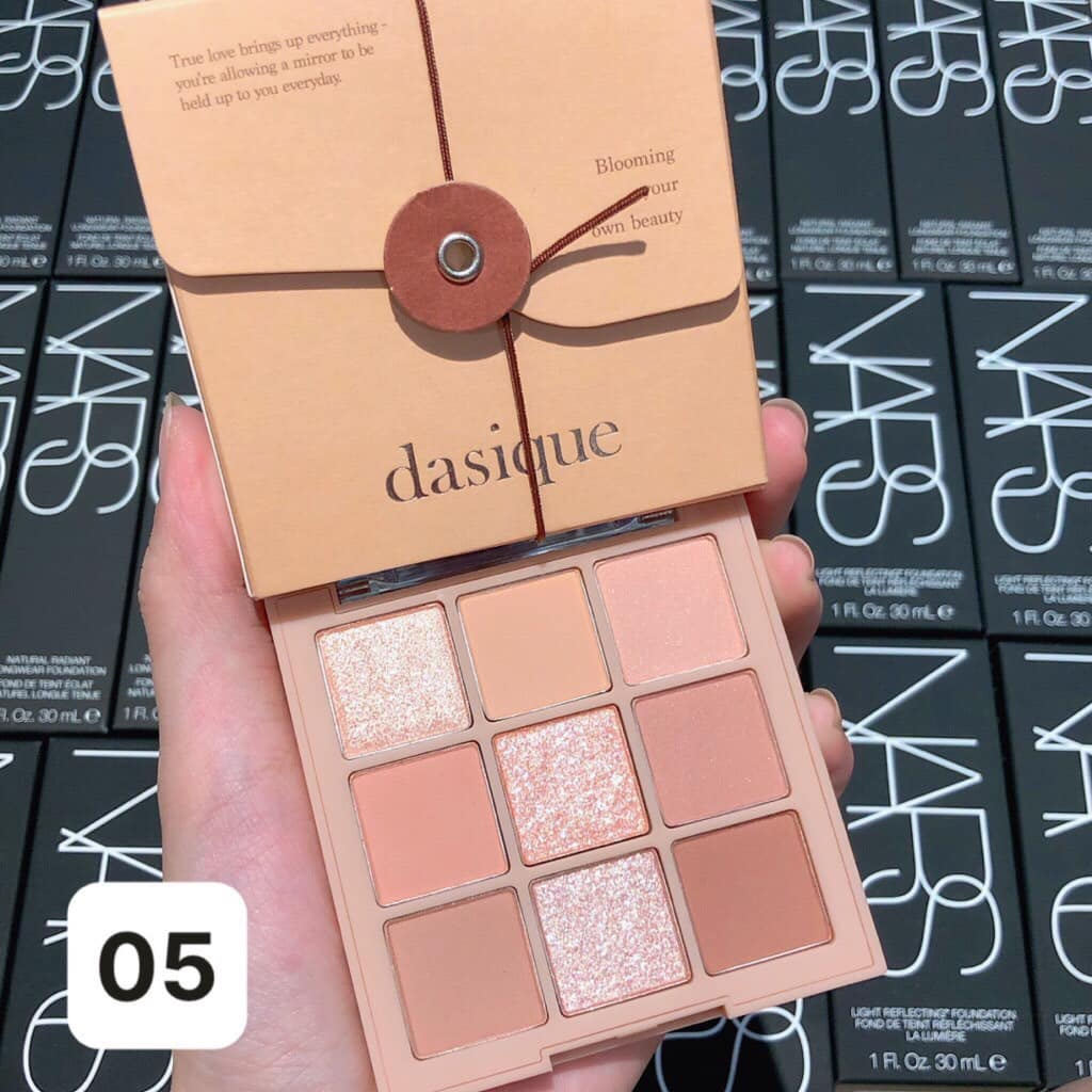 Bảng Phấn Mắt Mắt 9 Ô Dasique Shadow Palette 7g