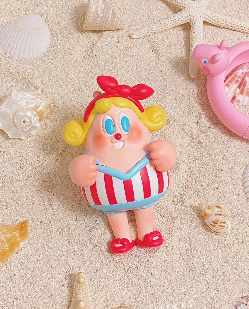 CARROT STREET Beach Pepe Figure (Pink)