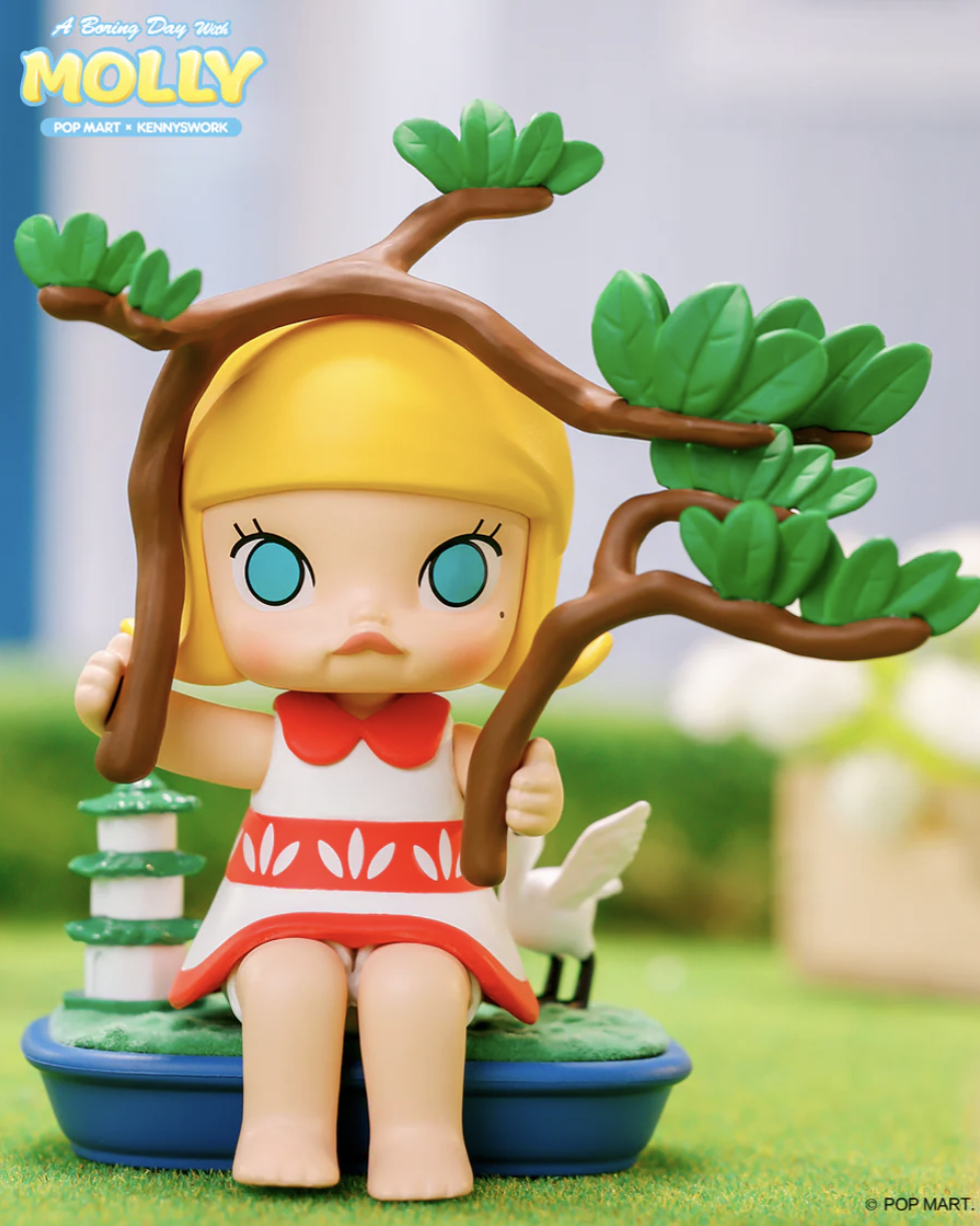 MOLLY A Boring Day With Molly Figure Series
