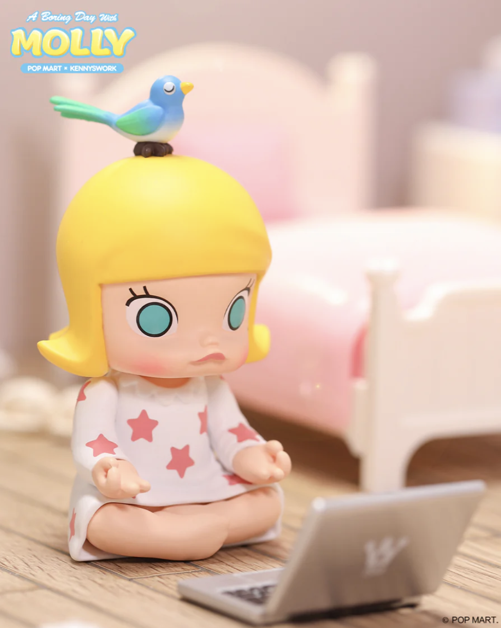 MOLLY A Boring Day With Molly Figure Series