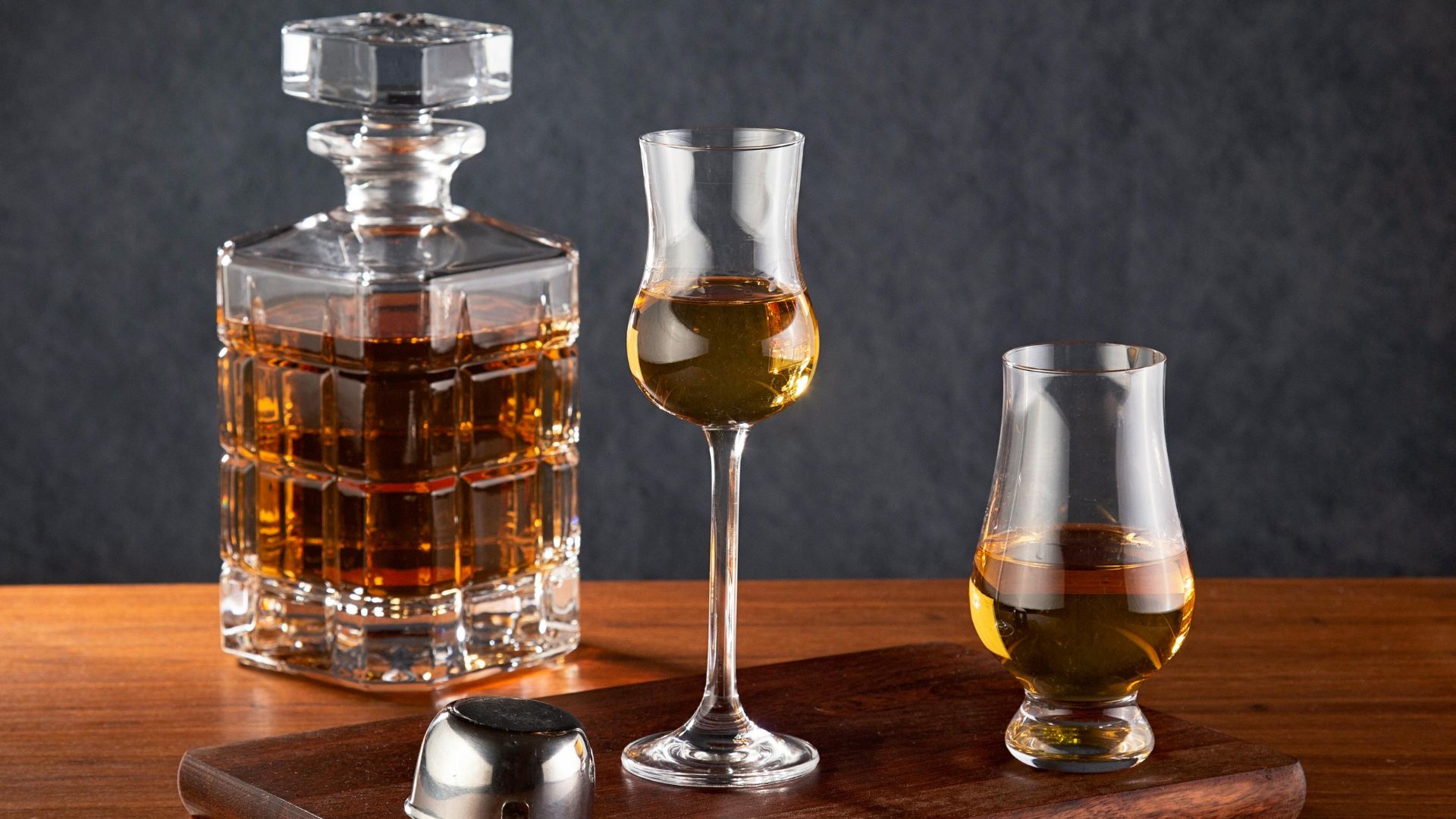 Bộ Ly Uống Rượu Whisky Làm Quà Tặng: 5 Gợi Ý Sang Trọng Nhất 2026