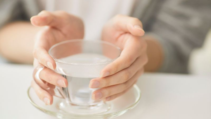 thuy tinh khong bam mau khong giu mui giup thuc an giu huong vi tu nhien