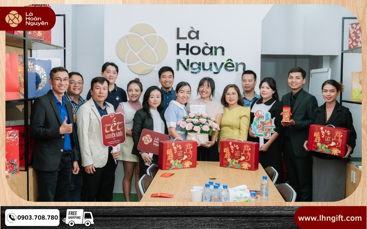 Làm Sao Để Món Quà Tặng Của Bạn Trở Thành Câu Chuyện Giữa Khách Hàng Và Thương Hiệu?