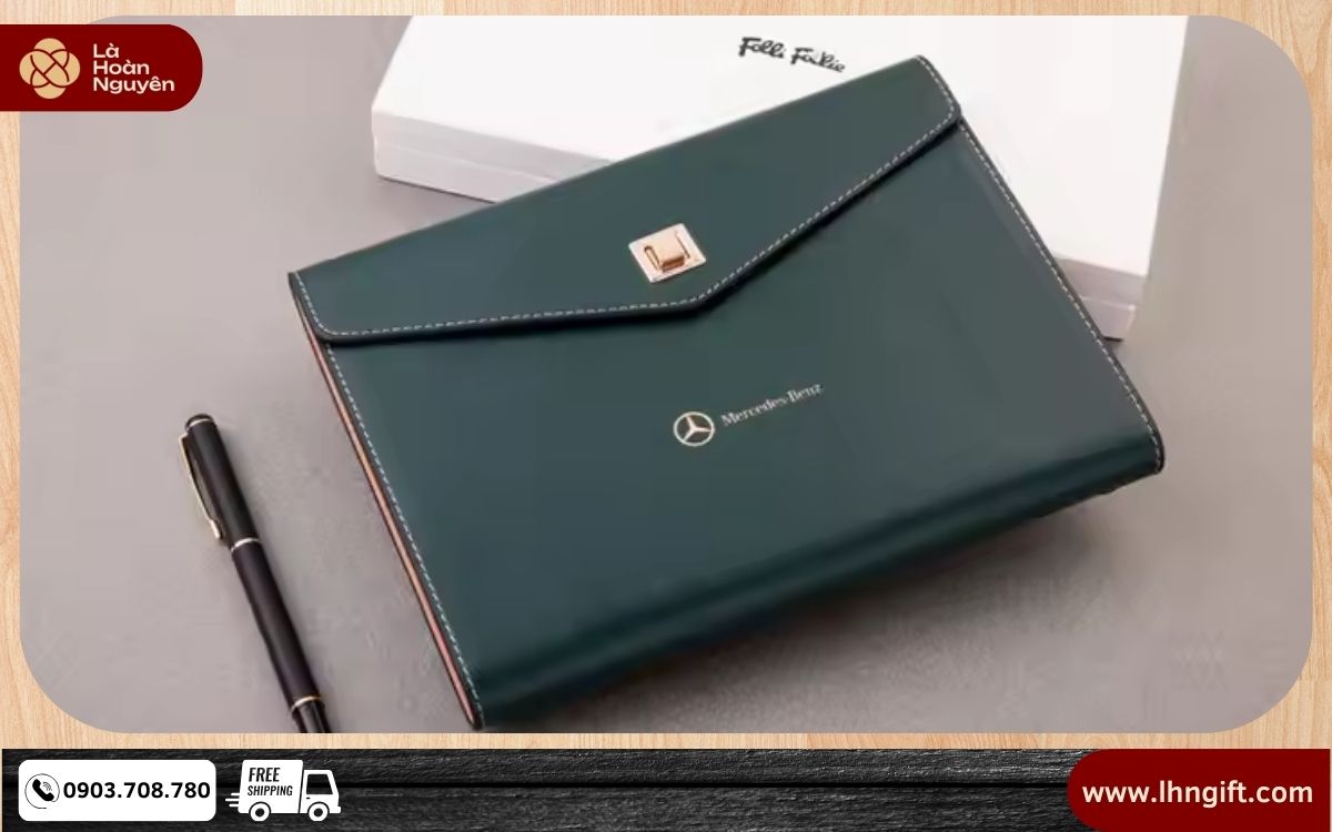 Cách Chọn Quà Tặng Tiết Kiệm Nhưng Vẫn Sang Trọng Cho Khách Hàng Thân Thiết