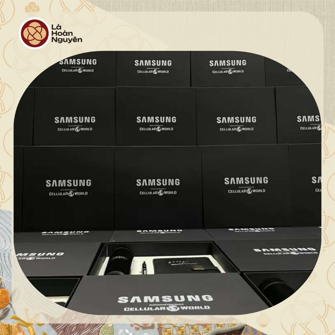 Bộ Quà Tặng Tiêu Chuẩn - Giftset Tri Ân Khách Hàng Của Samsung