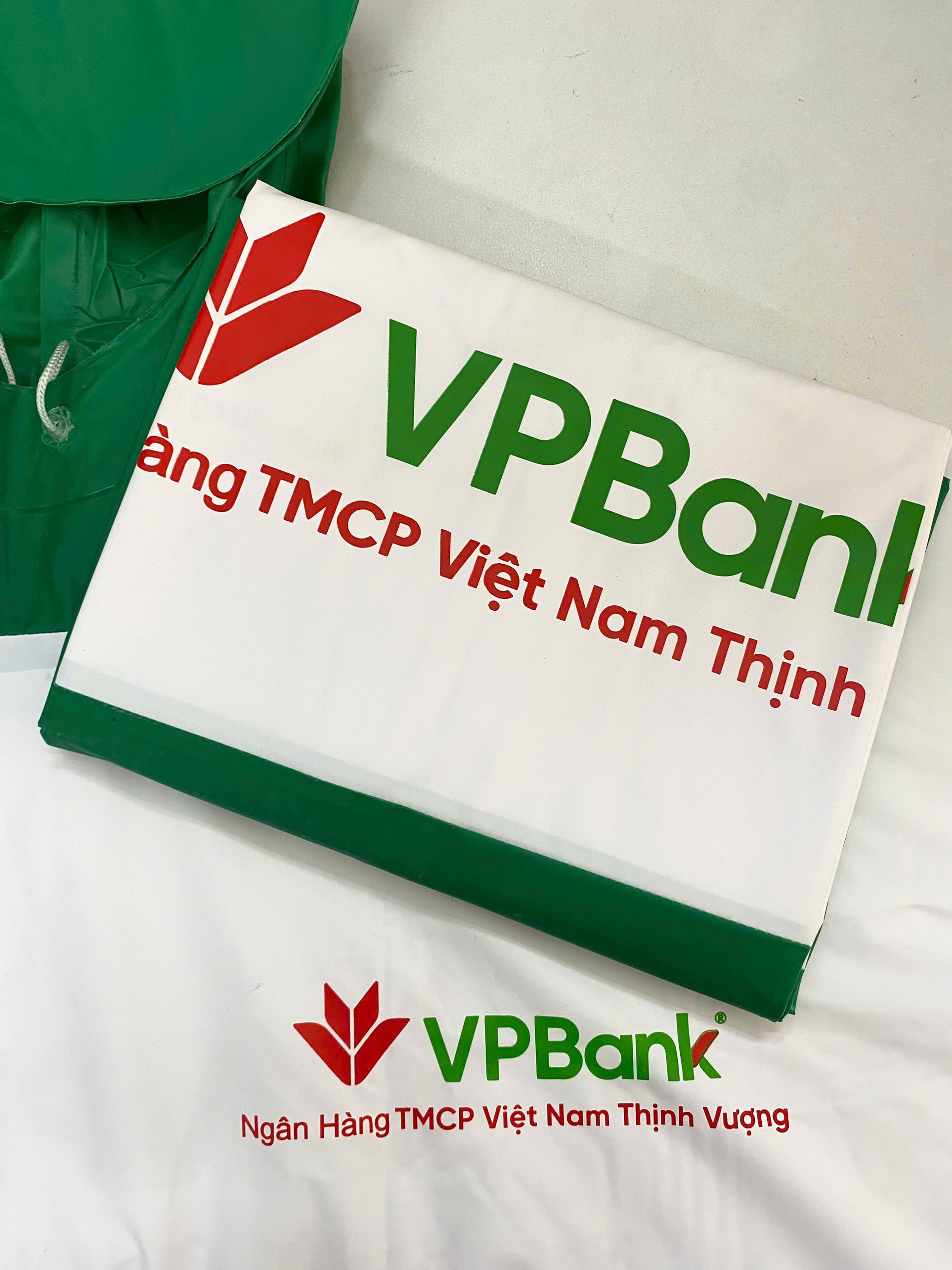 Áo mưa vải dù