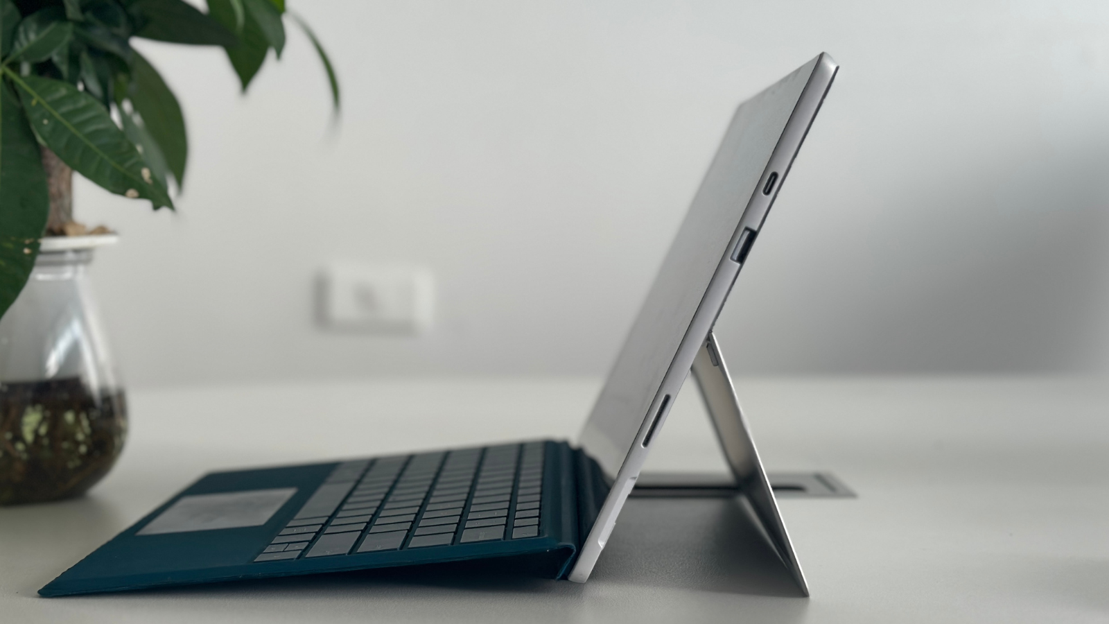 Surface Pro 7 intel core i7 1065G7  , Ram 16Gb, SSD 256GB Liknew 1866 (Combo kèm phím). - 1866