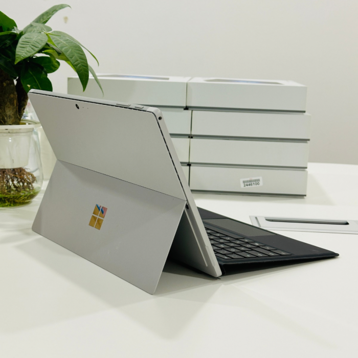 Surface Pro 5 intel core i5 7300U, Ram 8GB, SSD 256GB,  Likenew (đã bao gồm bàn phím) 1796