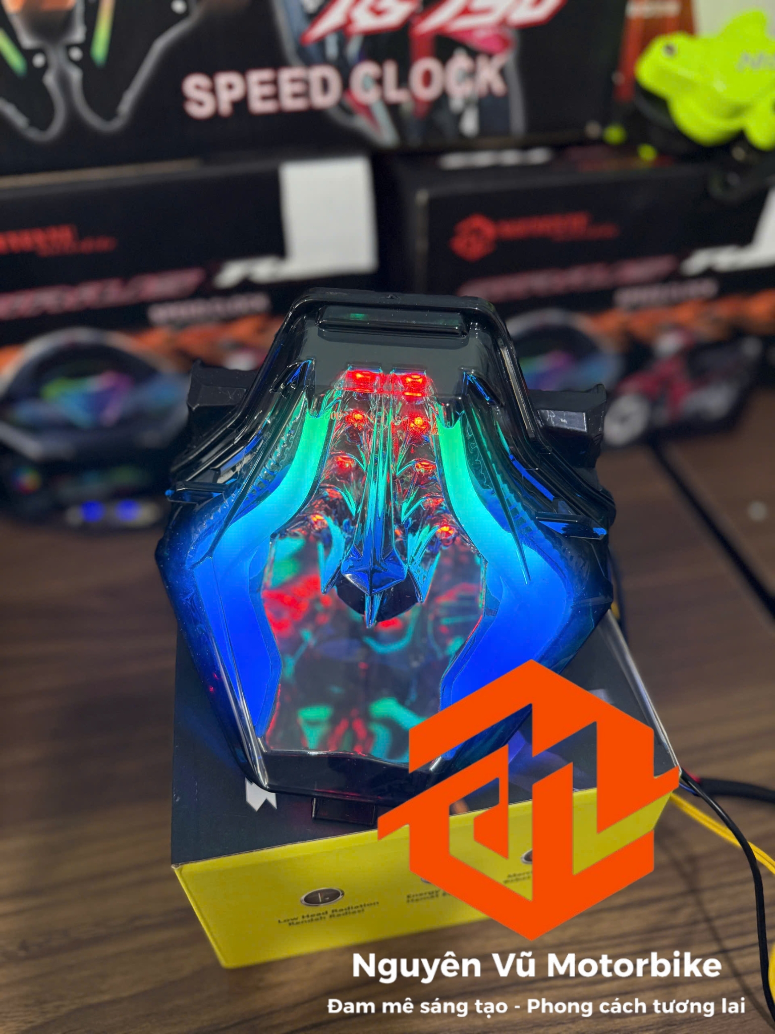 Đèn hậu tích hợp xi nhanh Ex 150 (Shark)