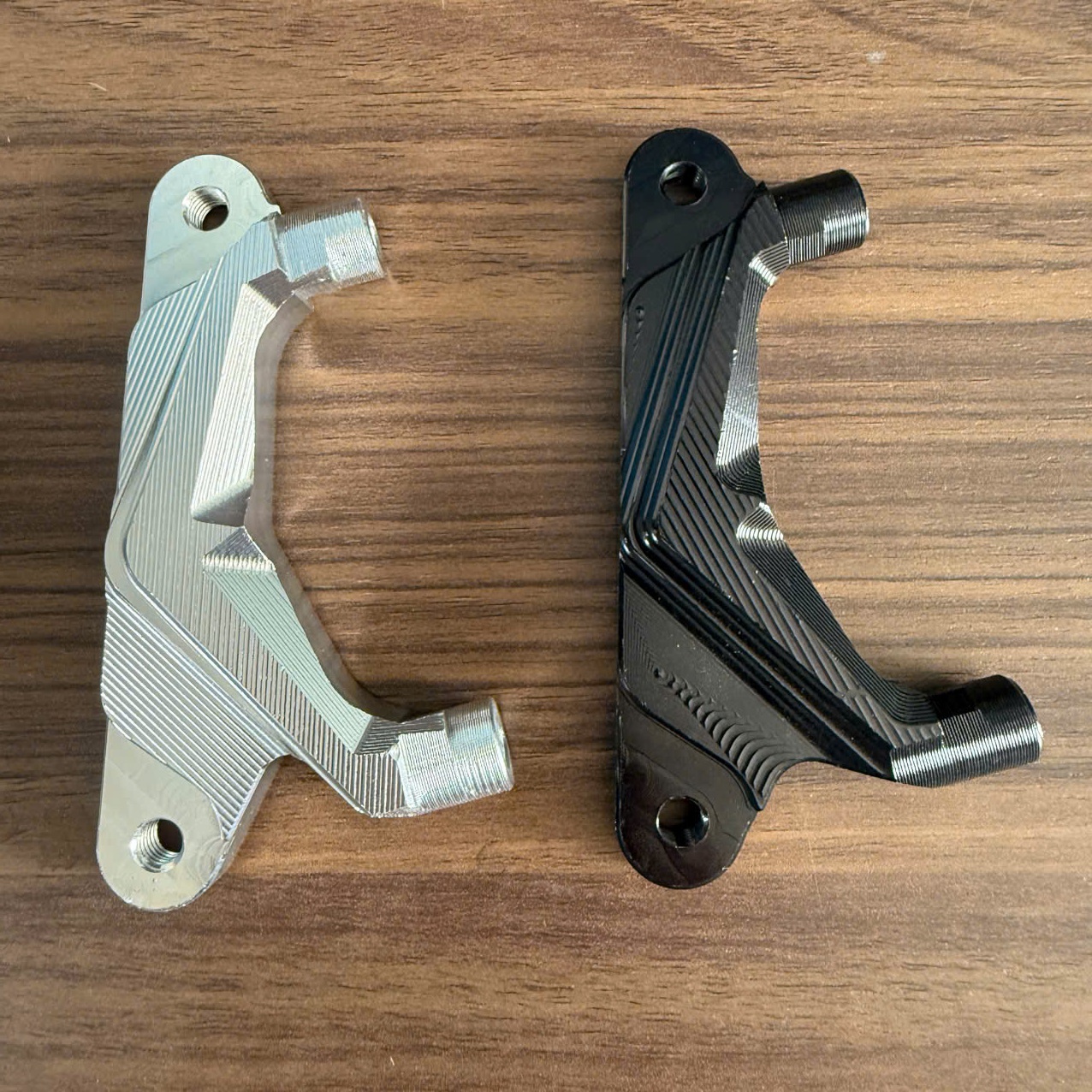 Pát trước vario đĩa 220mm heo 81