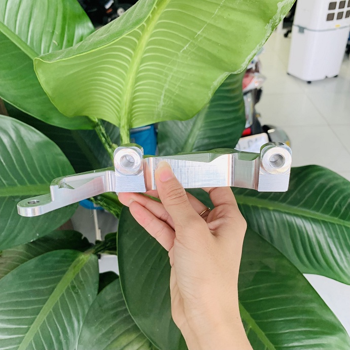 Pát trước Sonic xài heo 4 Piston đối xứng lỗ trụ 10mm