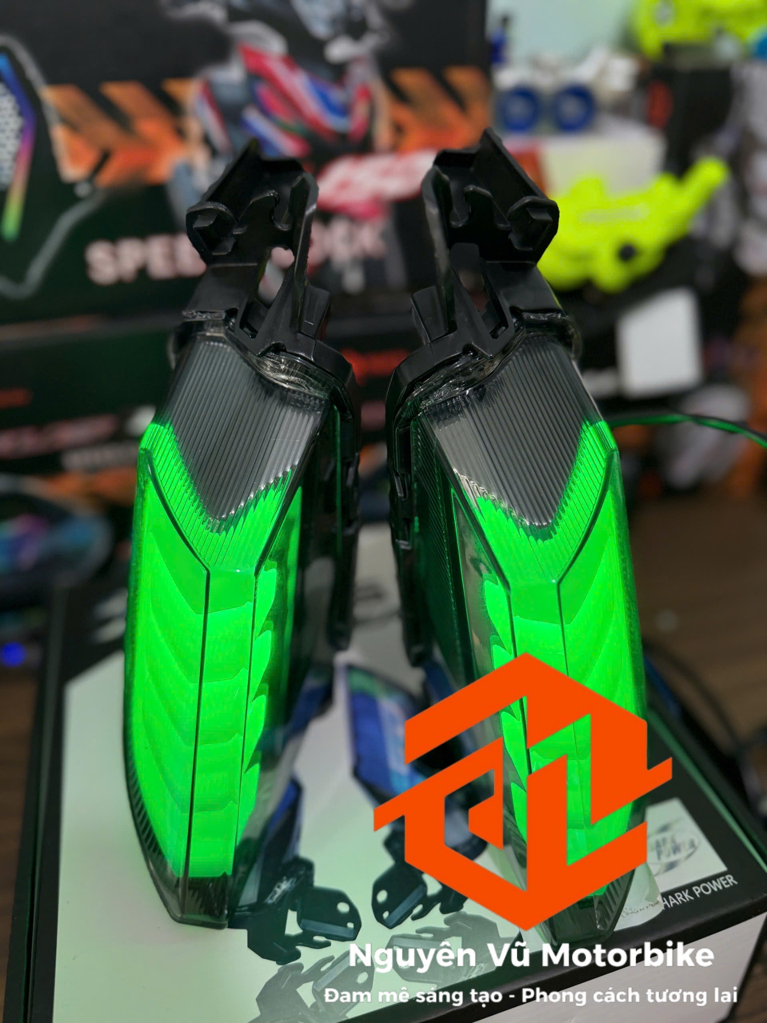 Đèn xinhan audi Ex155 tích hợp demi