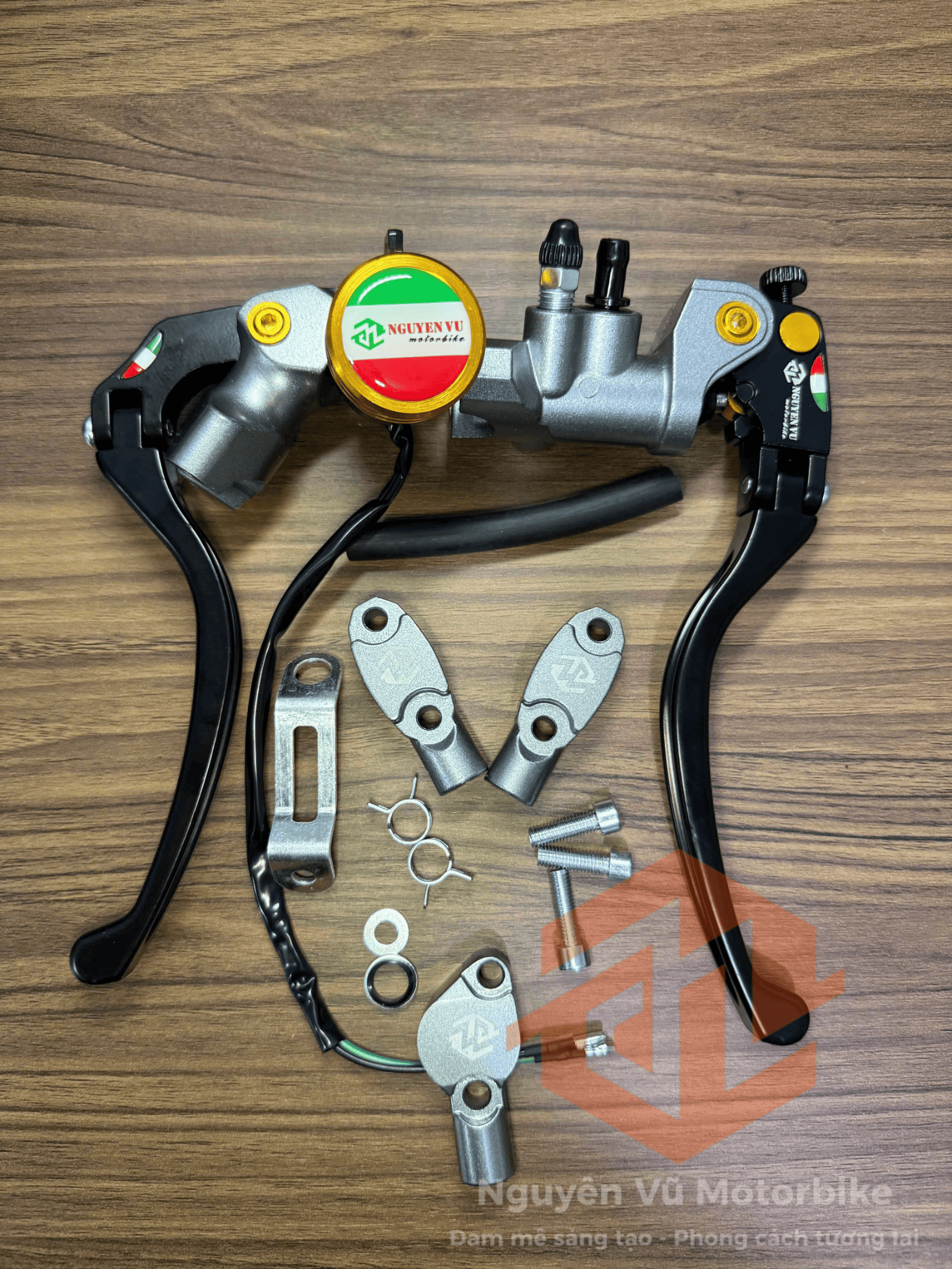 Cặp Tay Thắng NVM Bình Dầu Vàng - Hiệu Suất Tối Ưu Cho Xe Racing